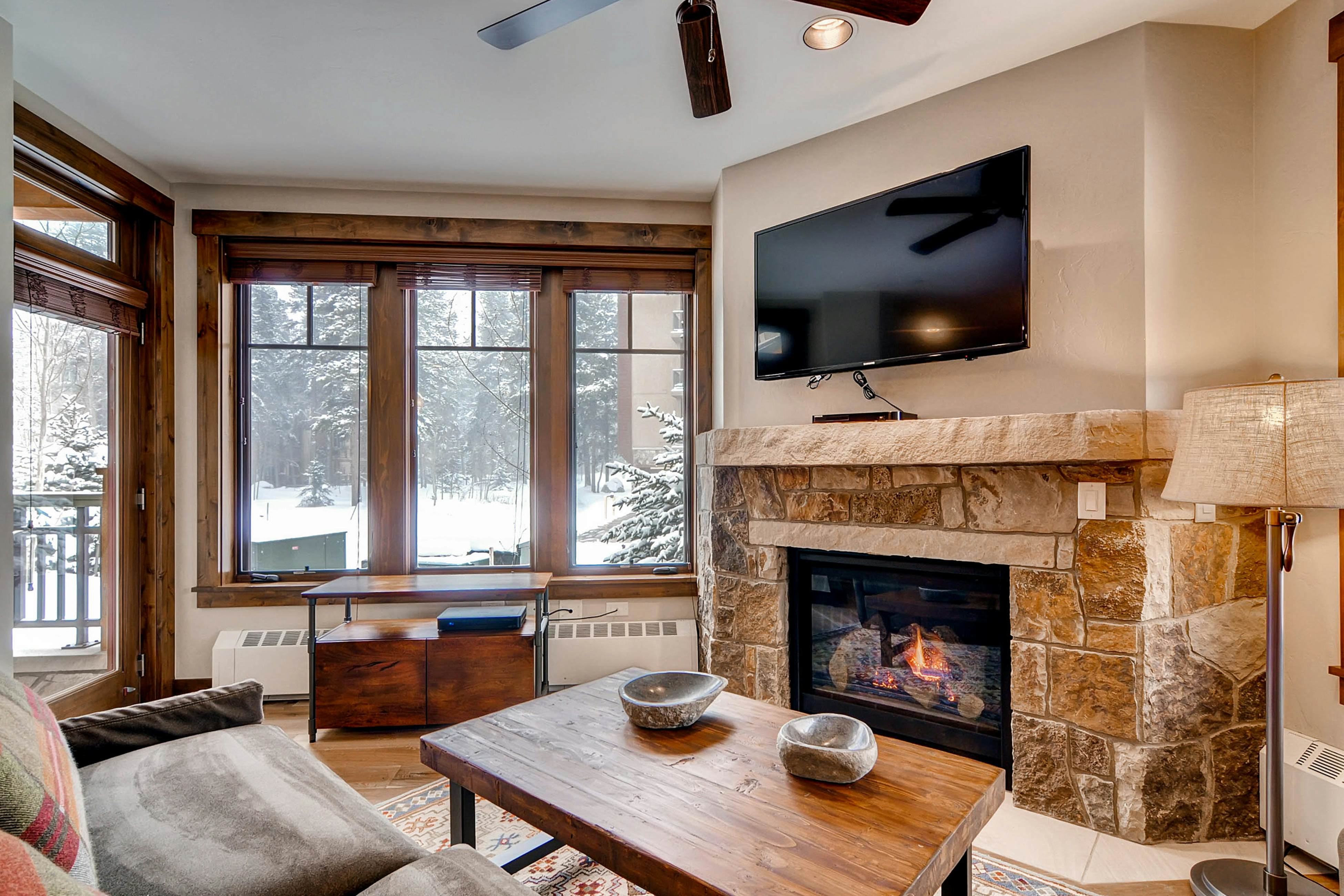 Water House On Main Street #6108