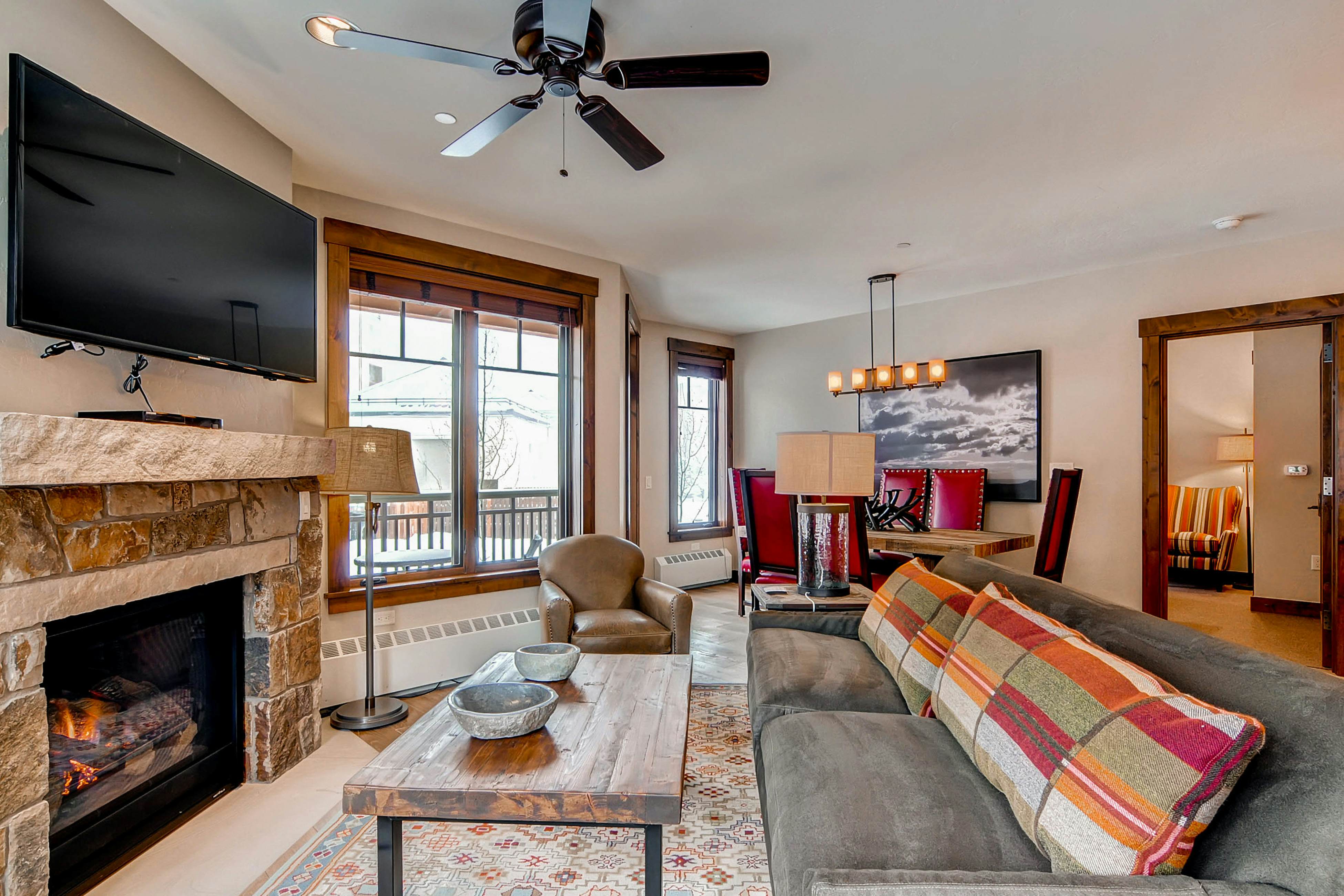 Water House On Main Street #6108