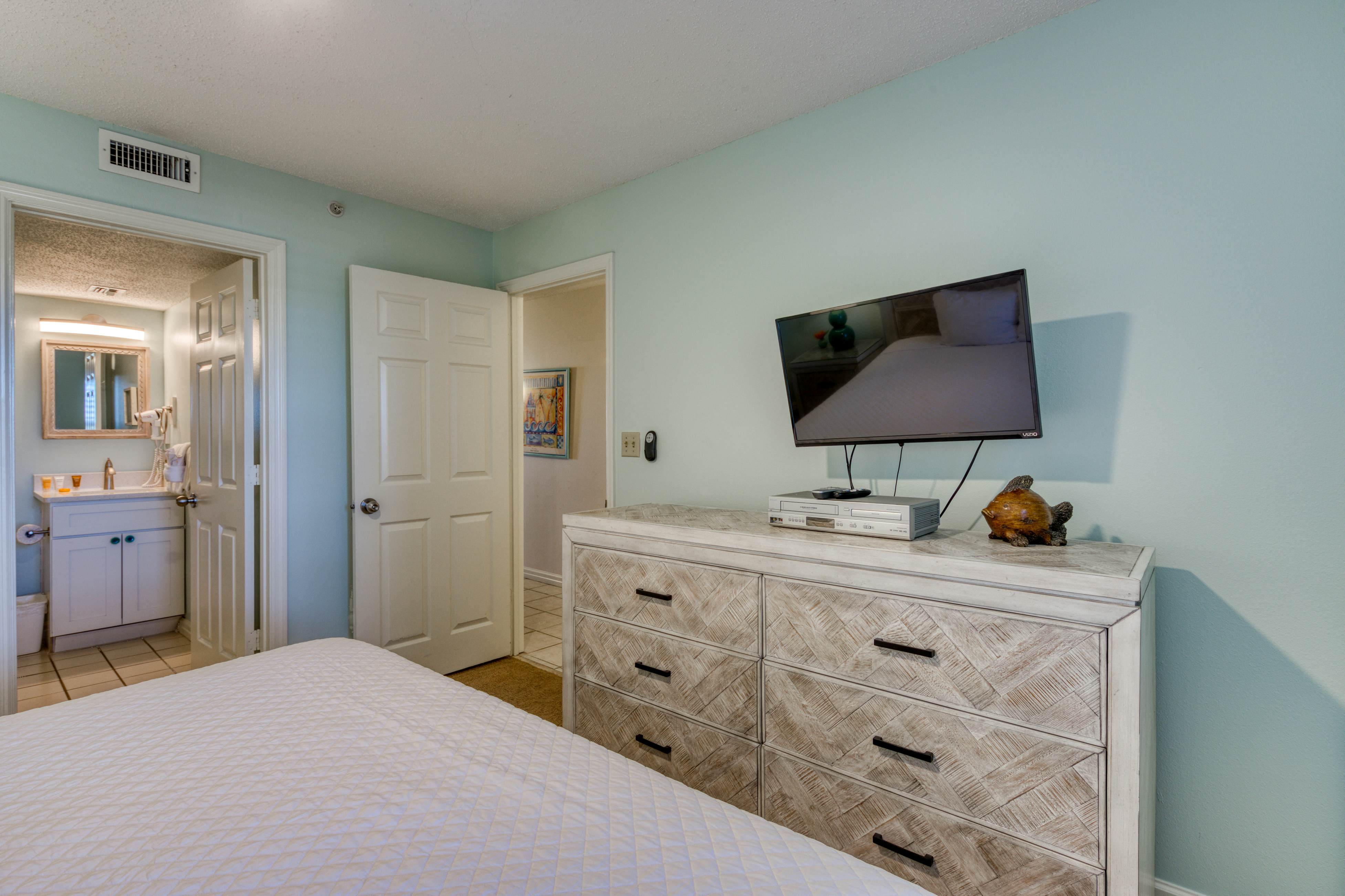 Pelican Beach Resort 607