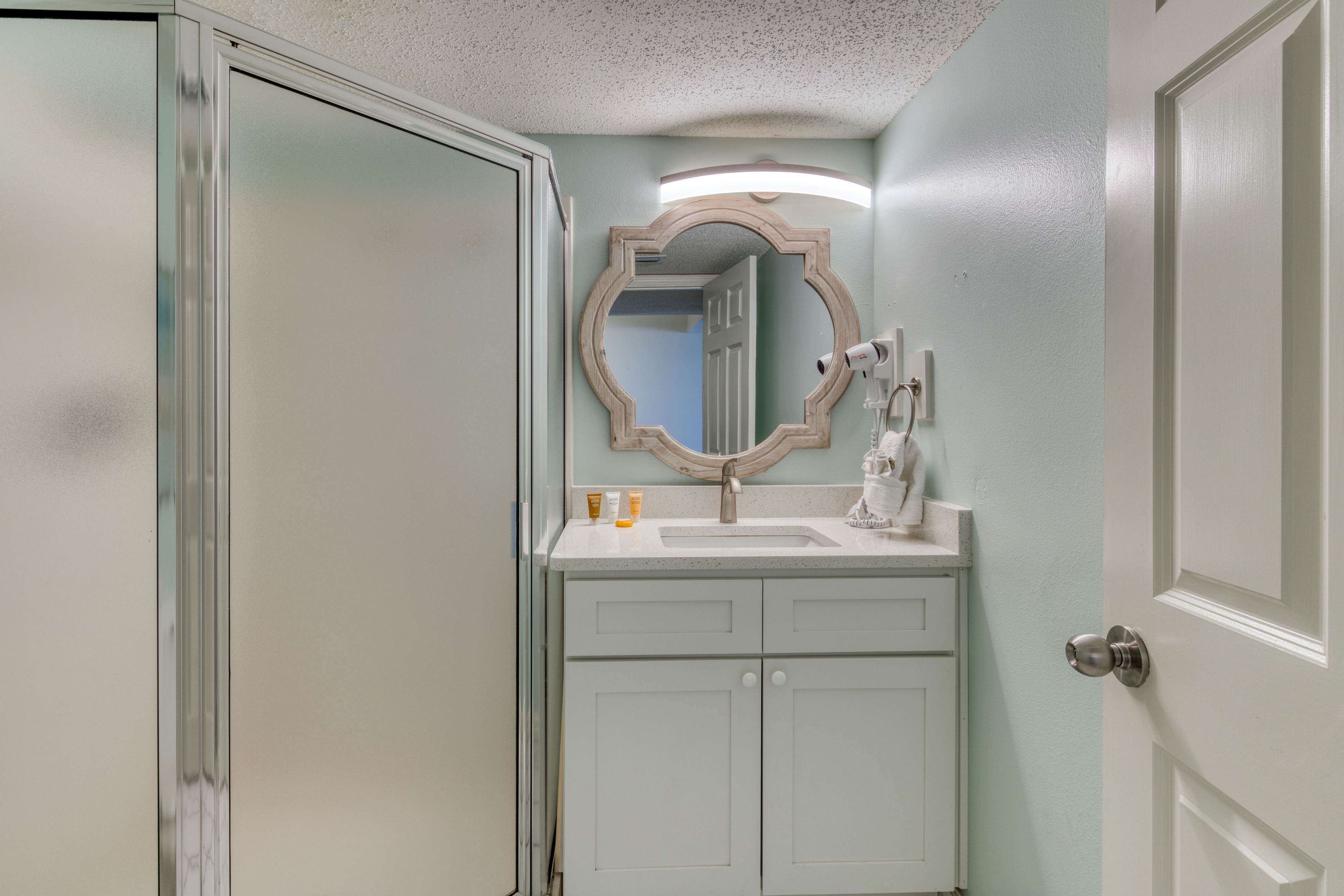 Pelican Beach Resort 607