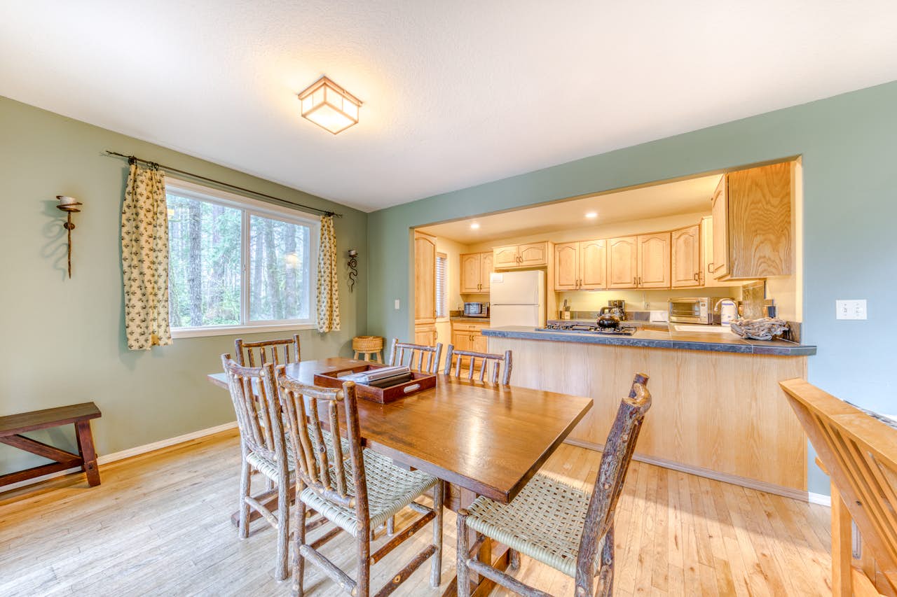 Roaring River Retreat 1 BD Vacation Rental in Rhododendron, OR Vacasa