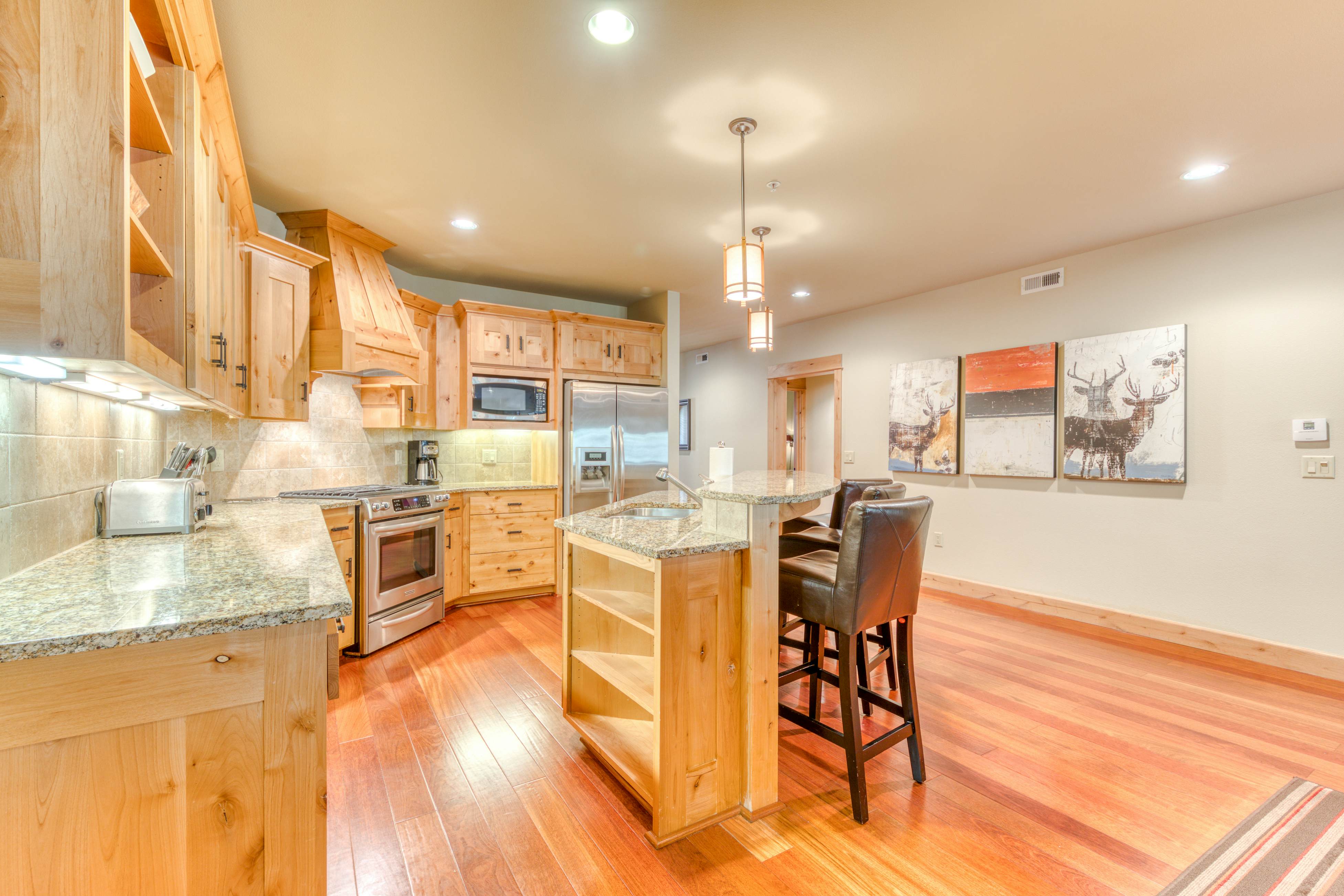 #101 Grand Lodge South Master Suite