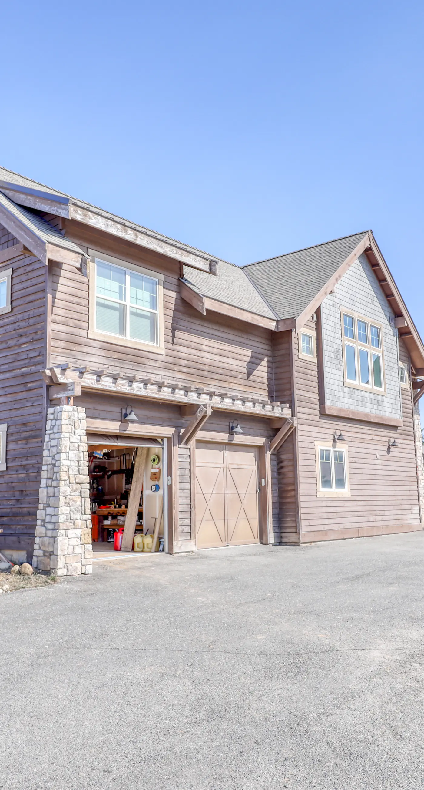 Big Hill Lodge 2 BD Cle Elum, WA Vacation Rental Vacasa