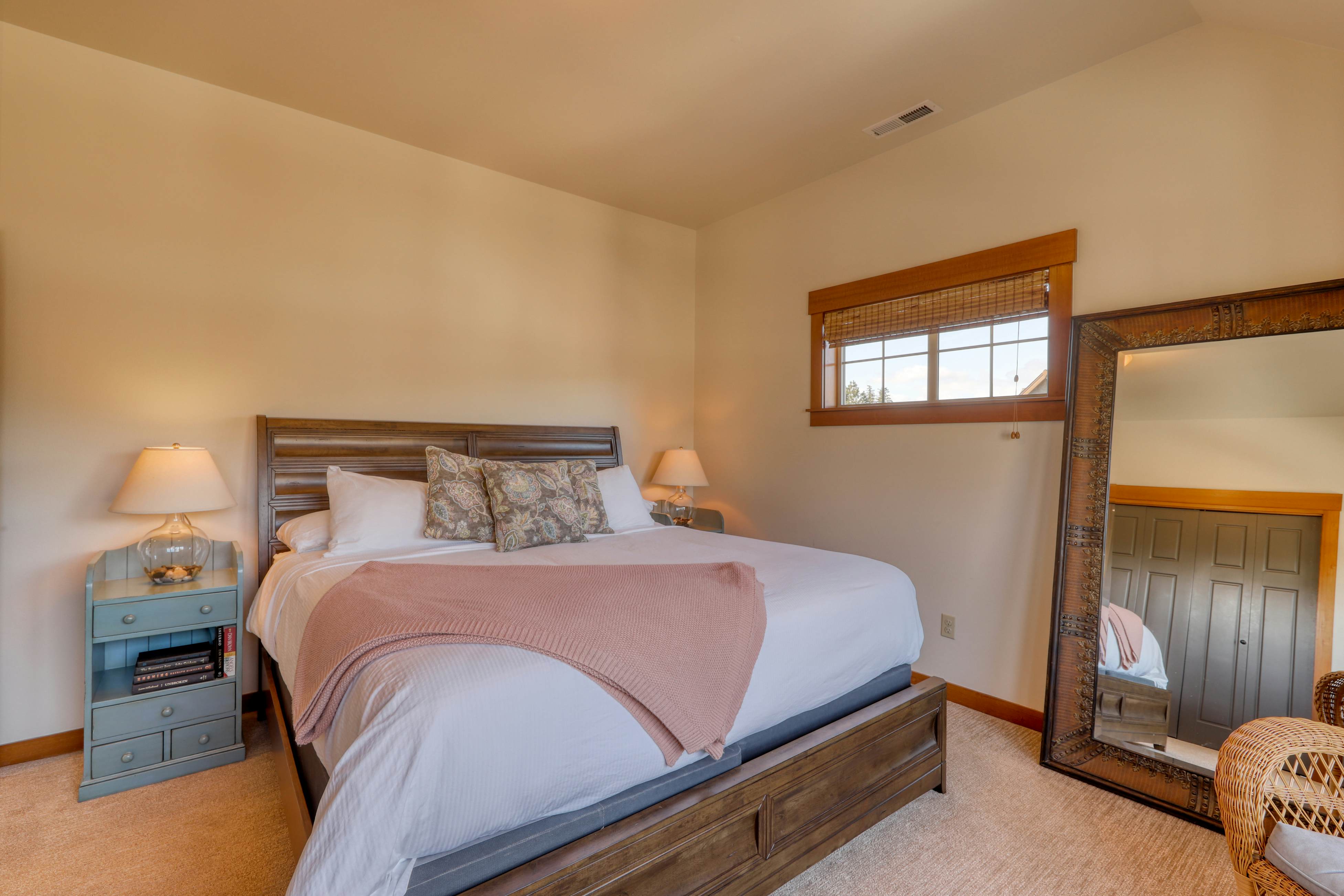 Big Hill Lodge | 2 BD Cle Elum, WA Vacation Rental | Vacasa