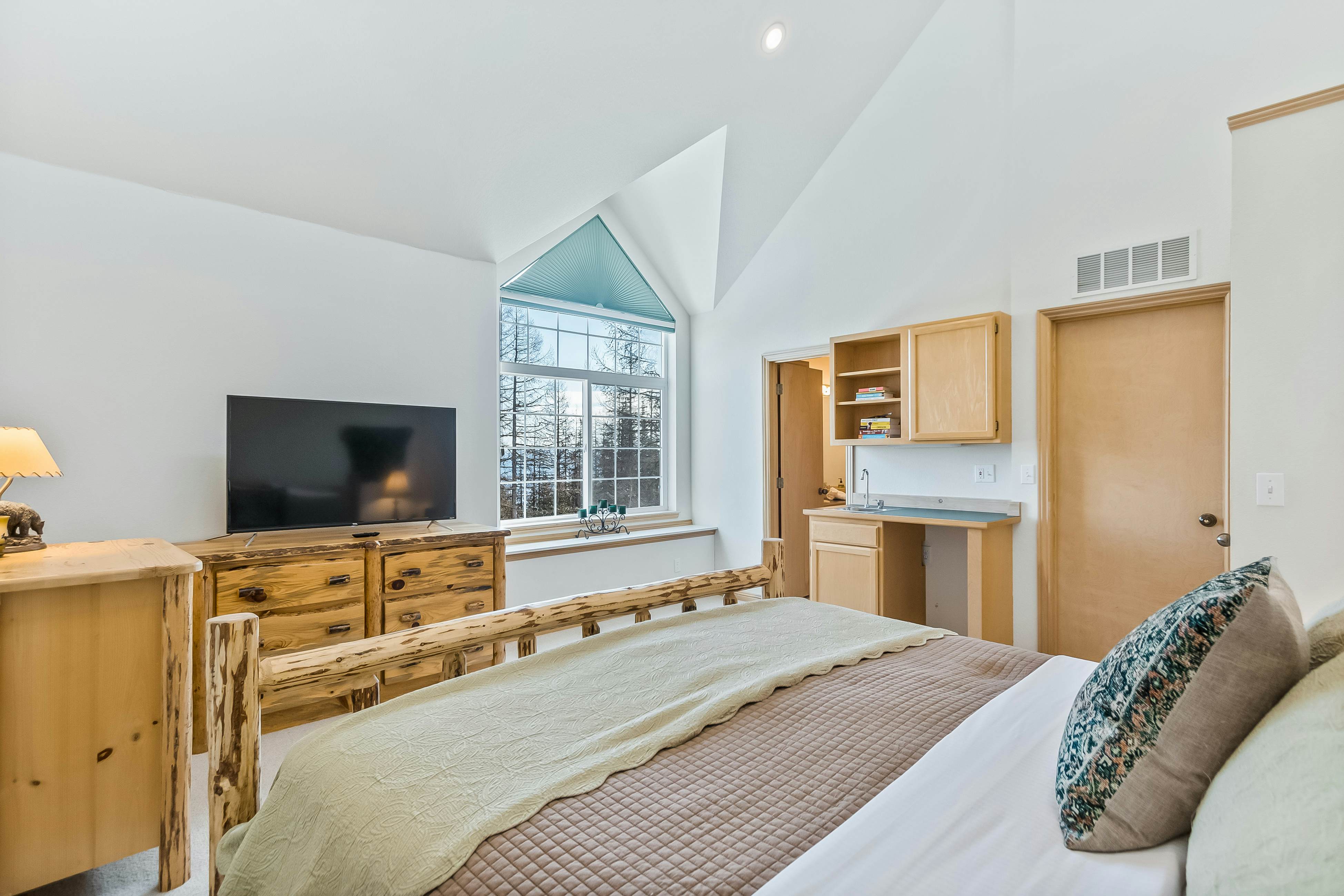 Schweitzer Ullr Retreat