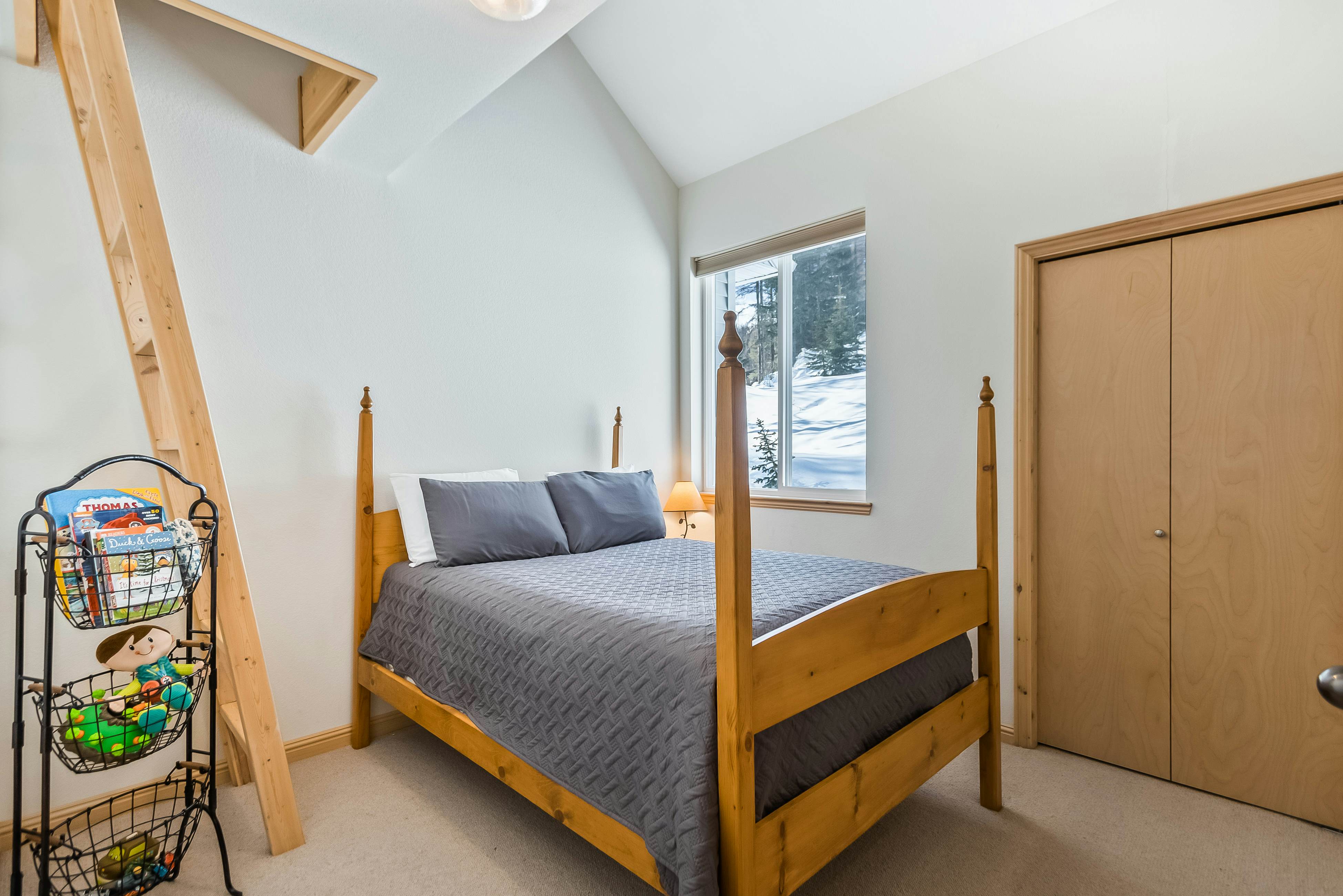 Schweitzer Ullr Retreat