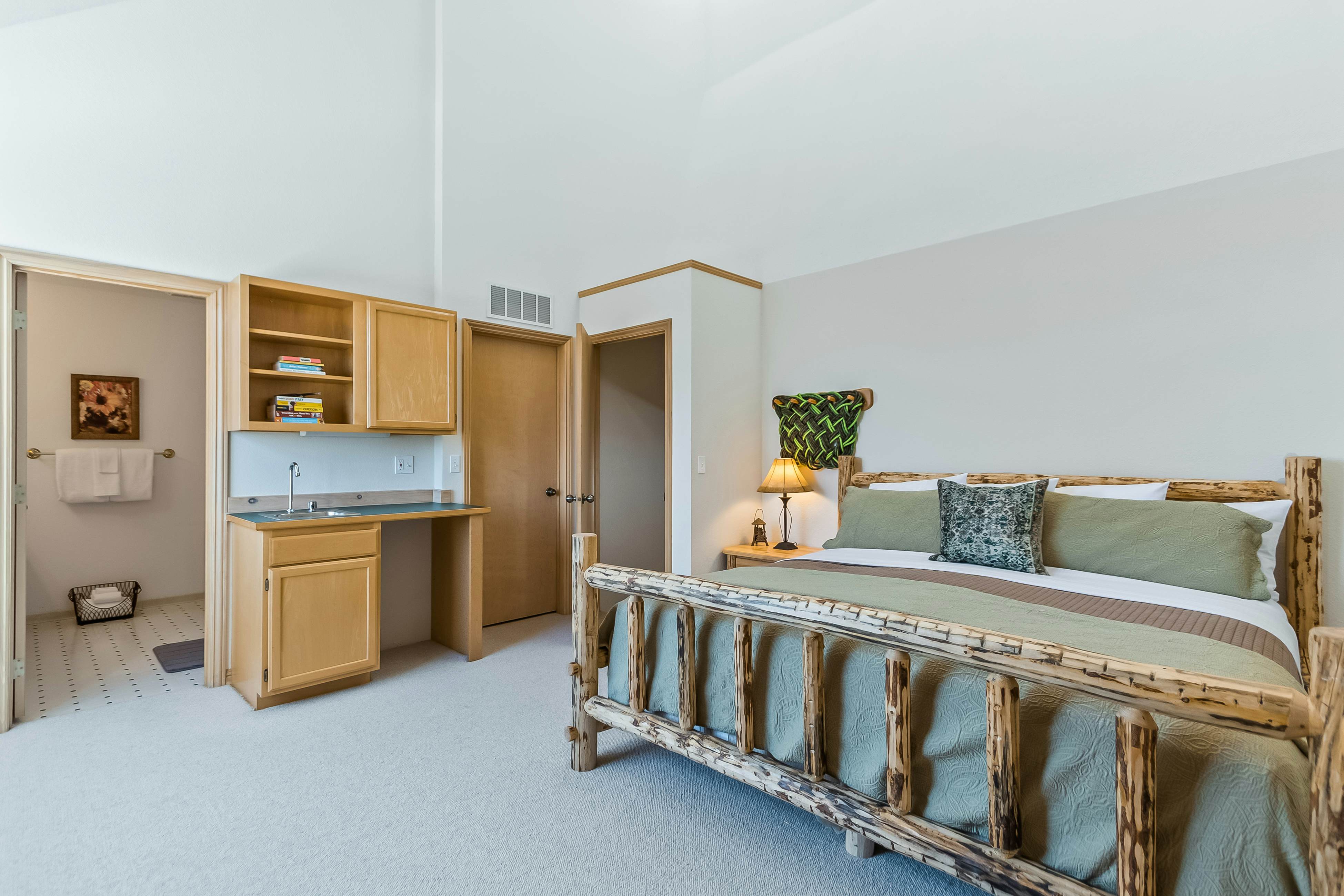 Schweitzer Ullr Retreat