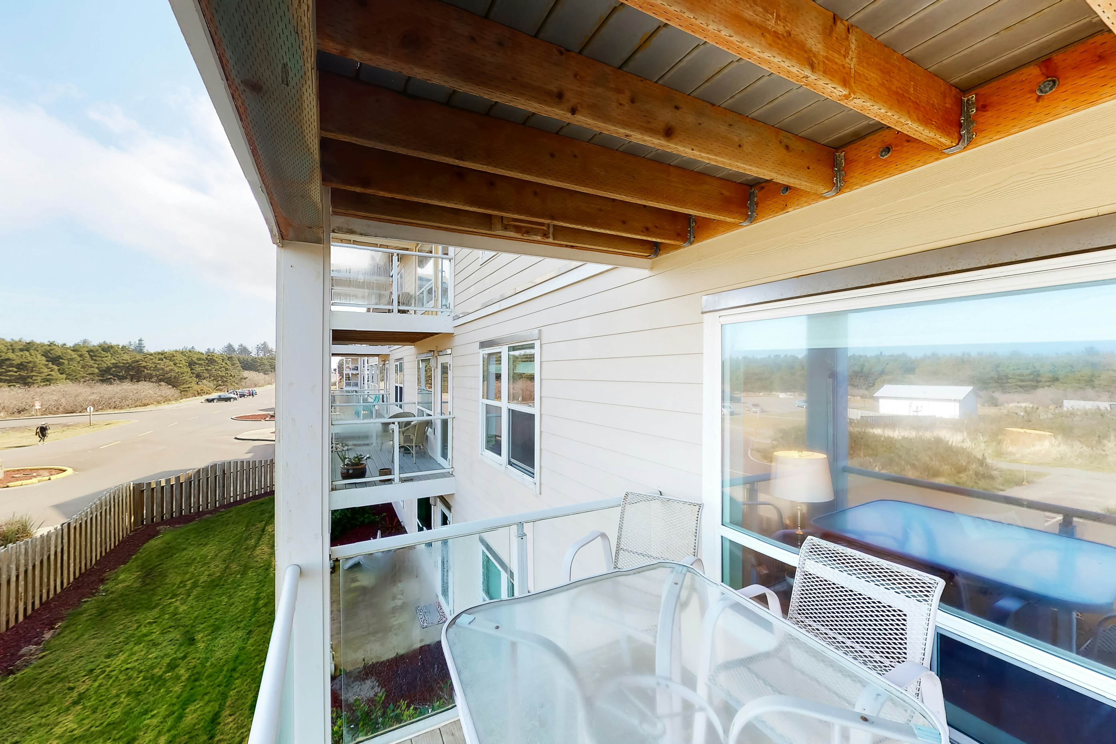 The Seaside Condo in Westport 2 BD Westport, WA Vacation Rental Vacasa