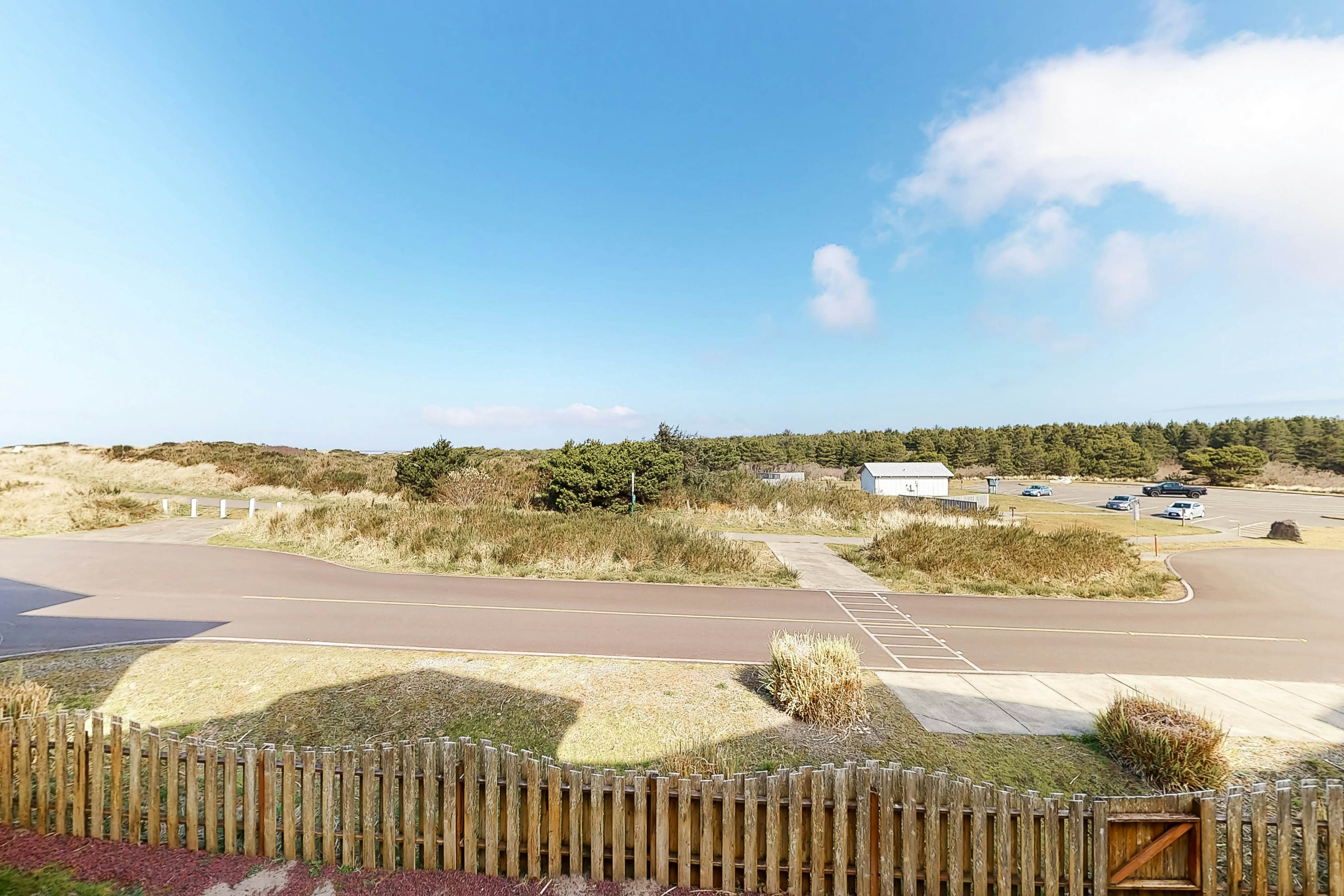 The Seaside Condo in Westport 2 BD Westport, WA Vacation Rental Vacasa