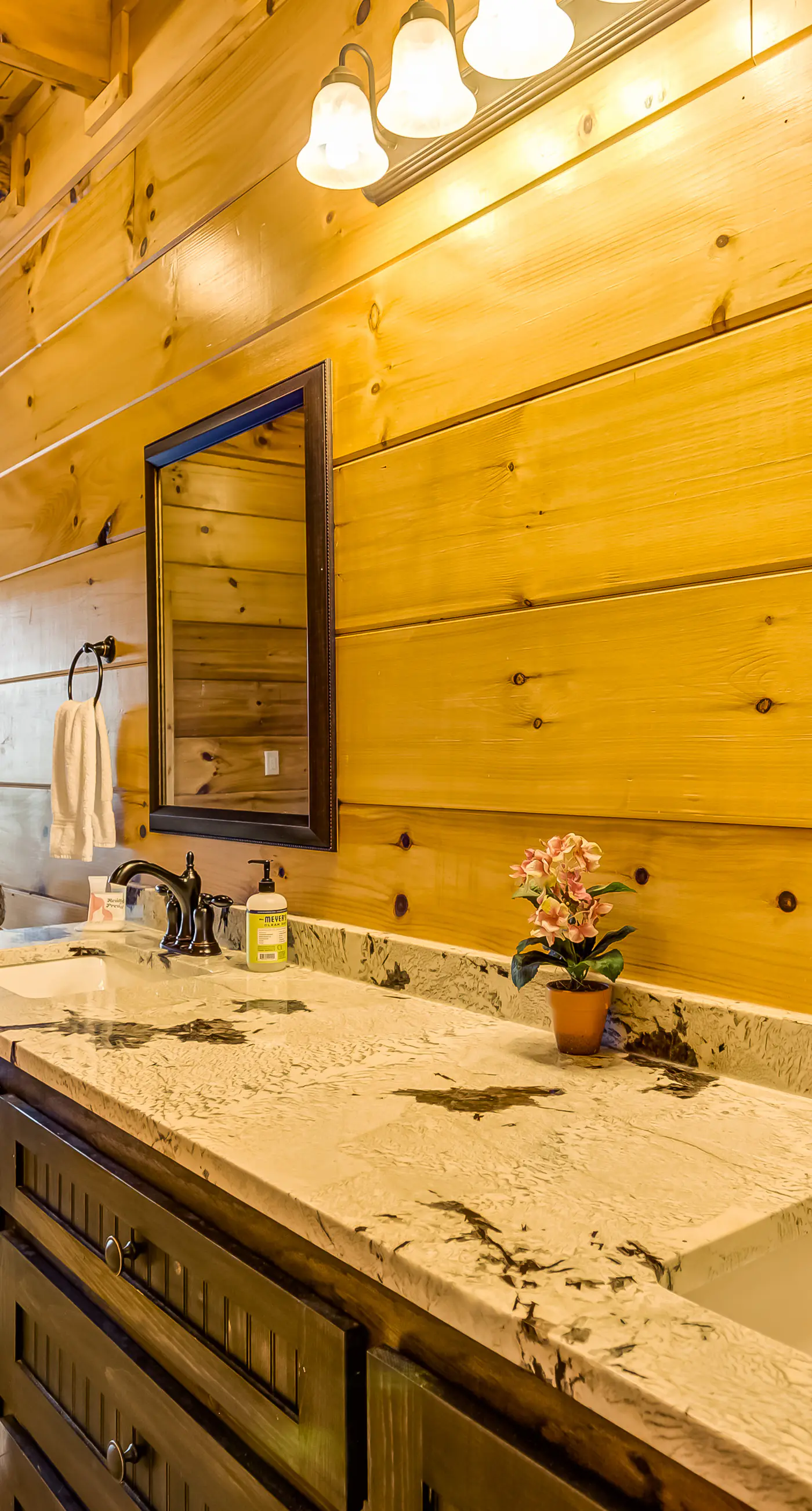 Roscoe's Retreat 5 BD Blue Ridge, GA Vacation Rental Vacasa