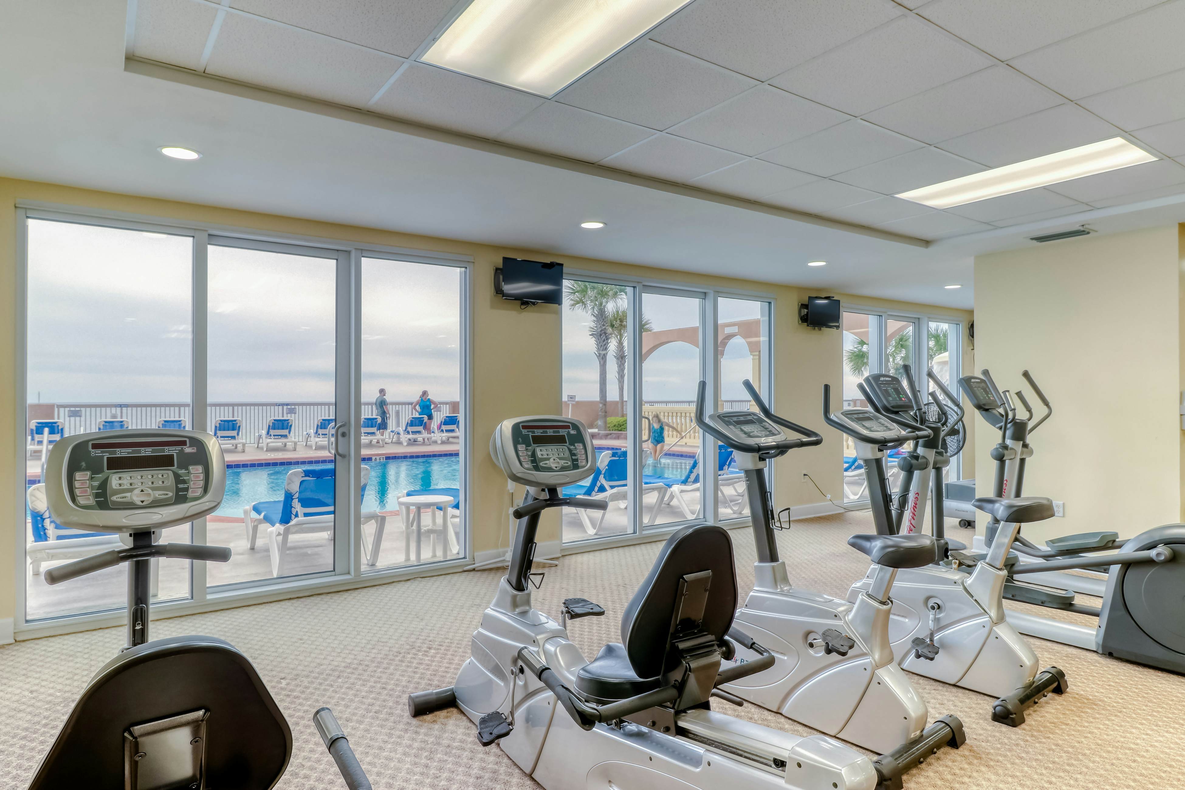 Sunrise Beach 1407 - Beachfront Condo