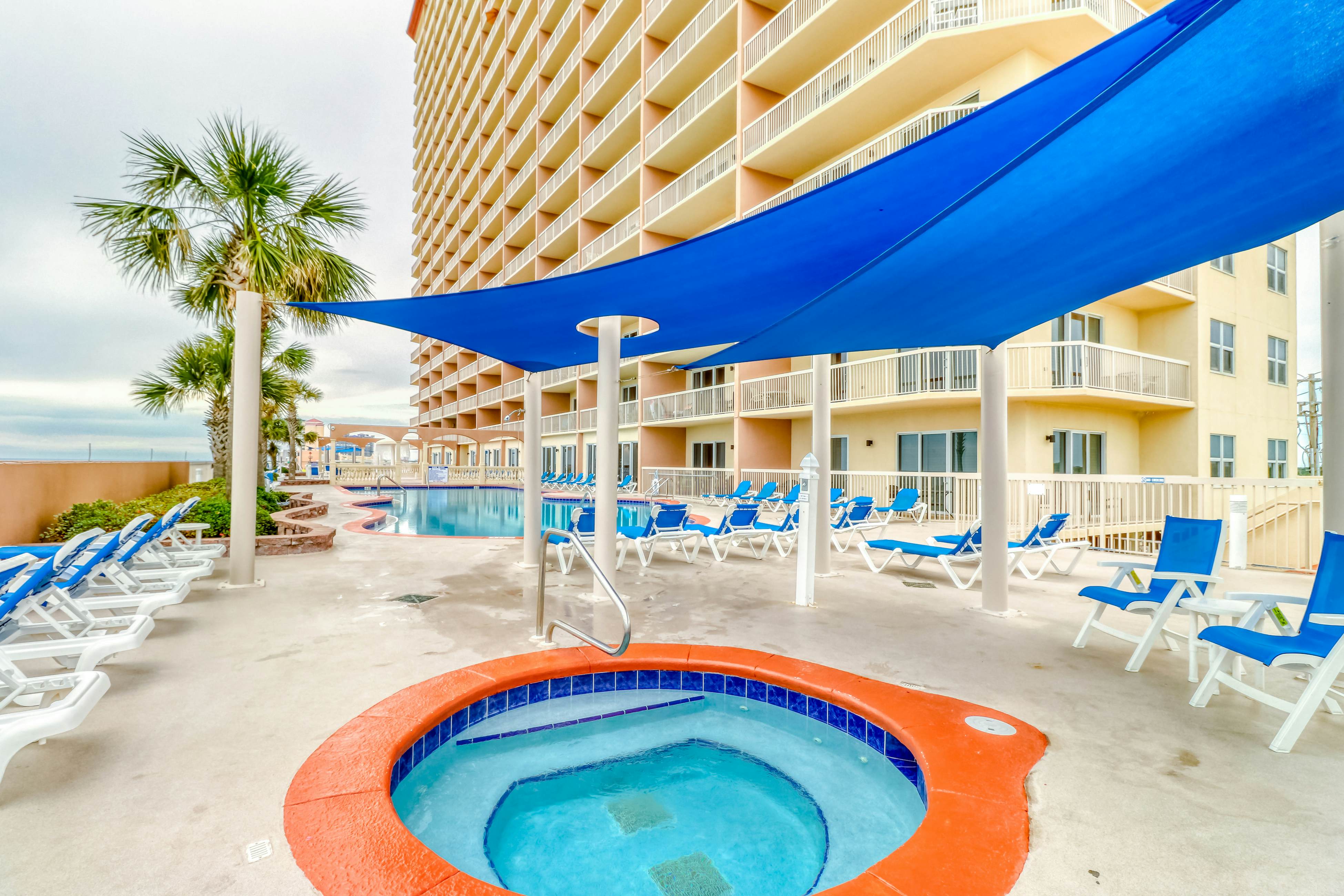 Sunrise Beach 1407 - Beachfront Condo