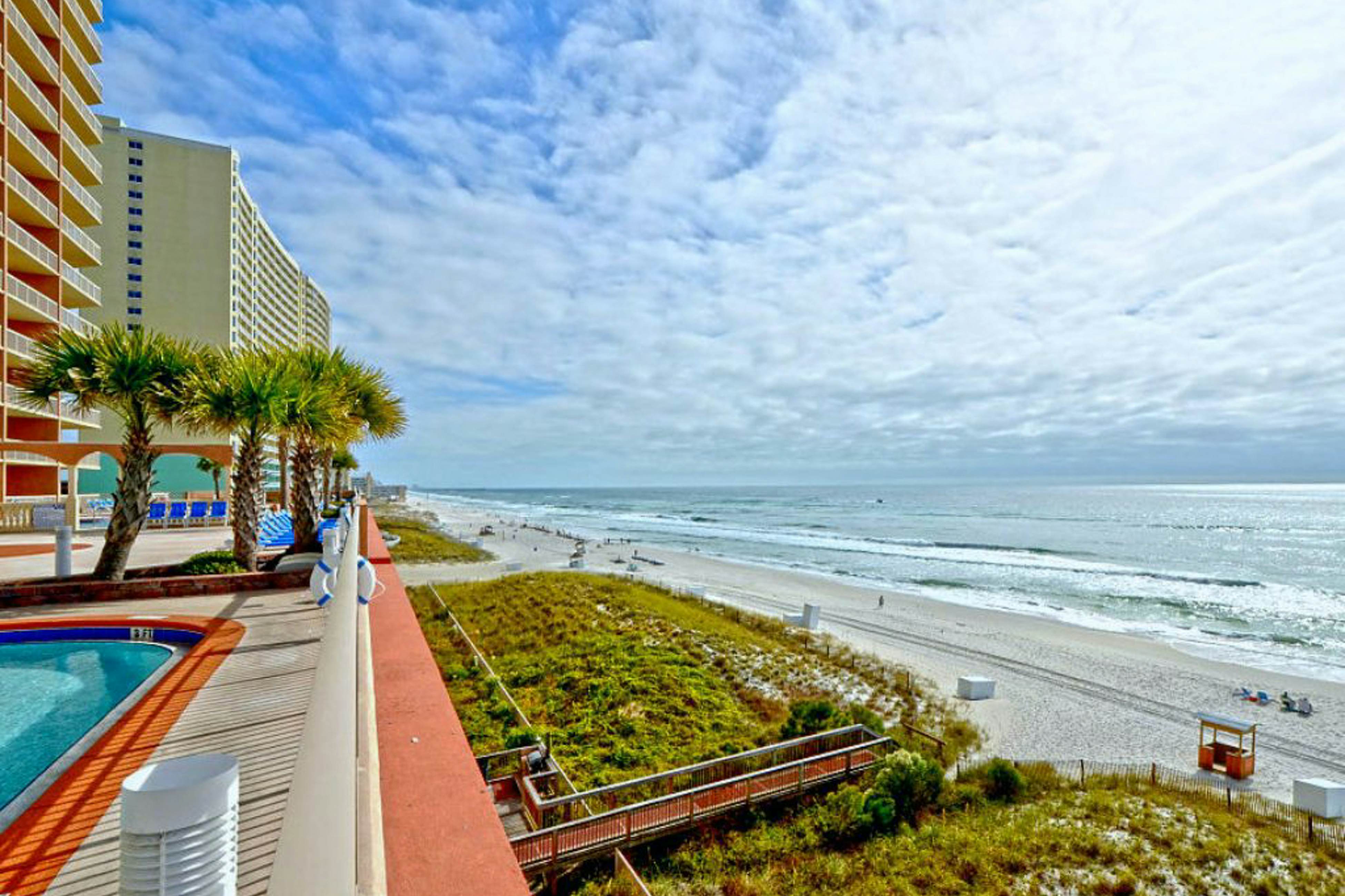 Sunrise Beach 1407 - Beachfront Condo