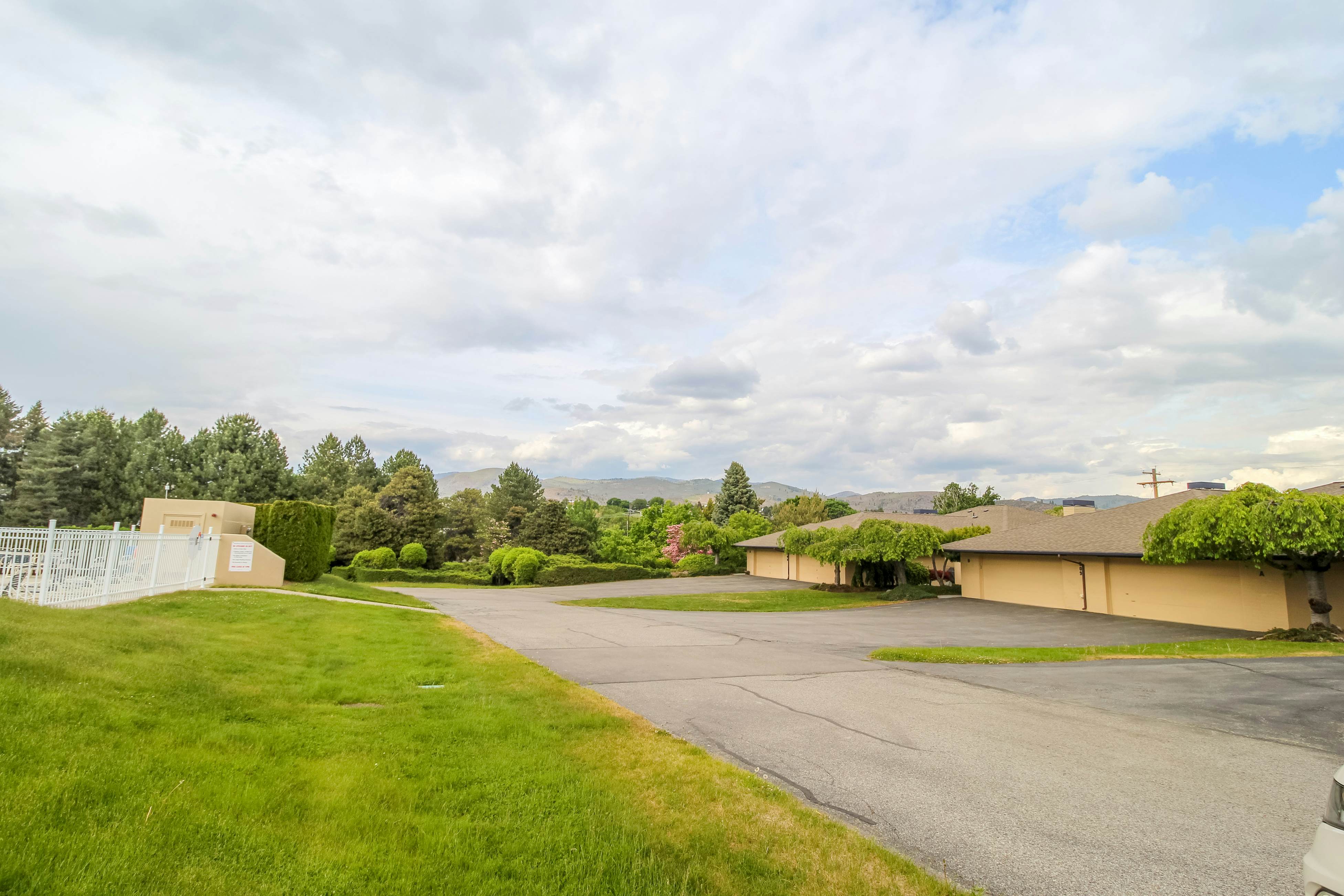 Wapato Point Lakeside Delight 509B 3 BD Manson, WA Vacation Rental