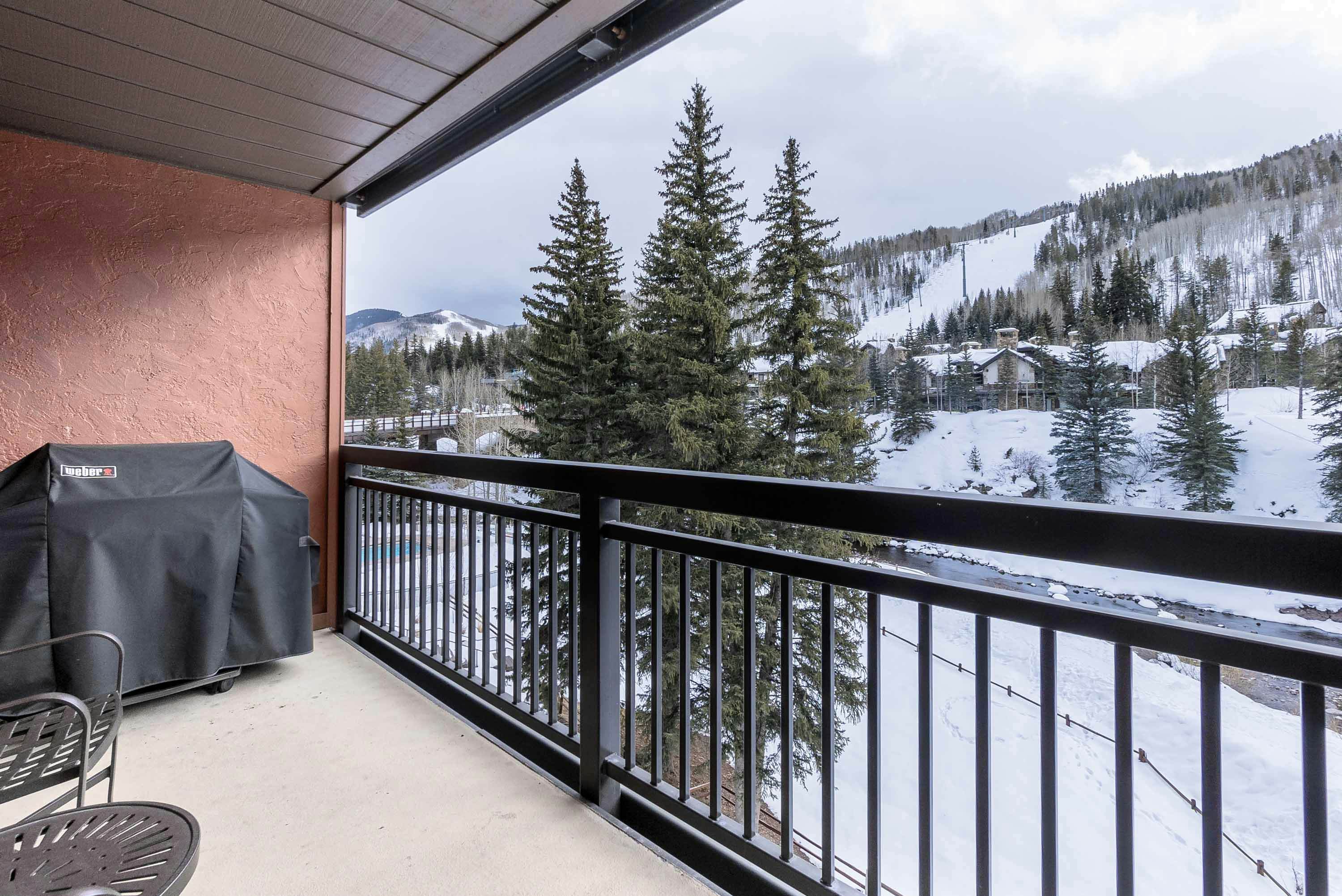 Lion Square Lodge South 470