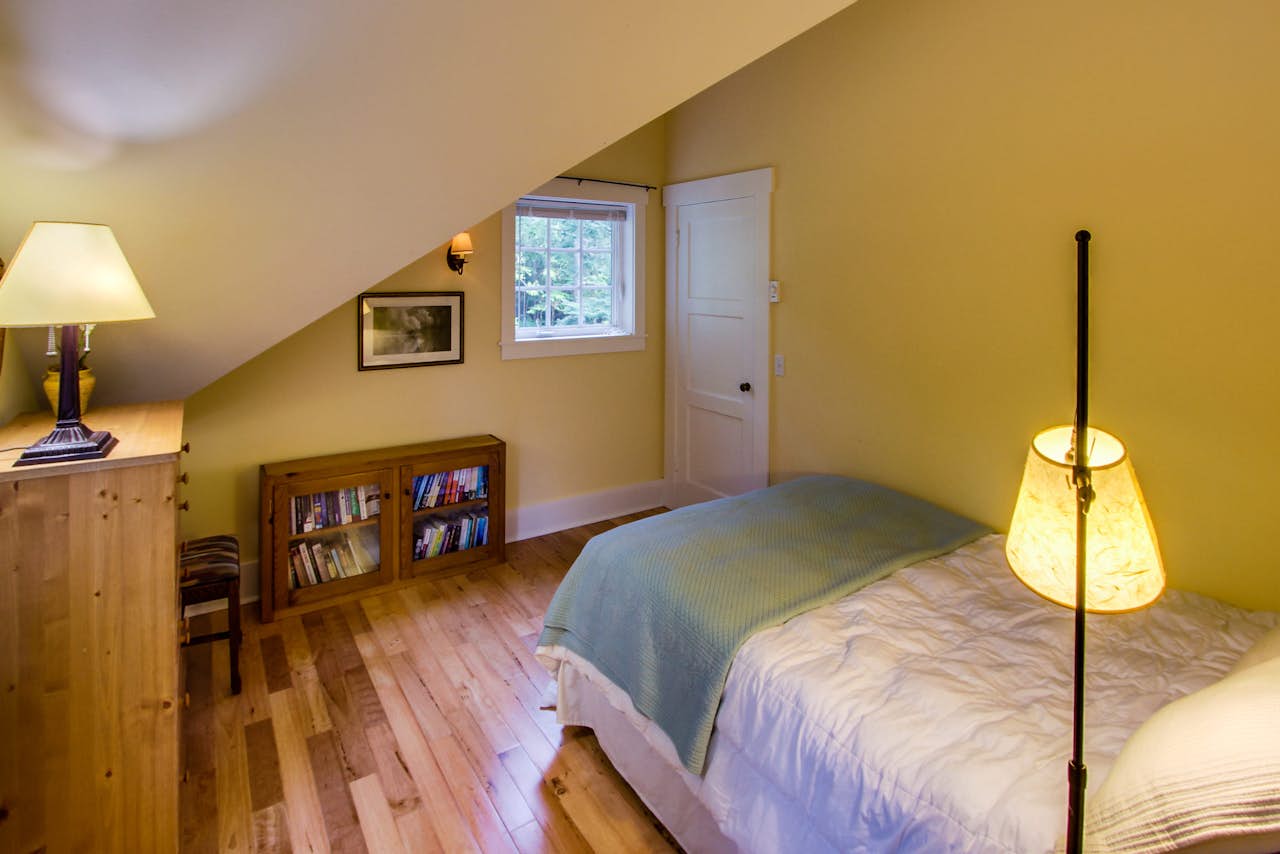 Discovery View Cabin 3 BD Vacation Rental in Eastsound, WA Vacasa
