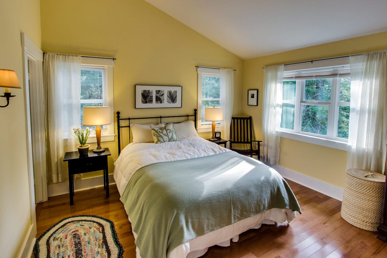 Discovery View Cabin 3 BD Vacation Rental in Eastsound, WA Vacasa