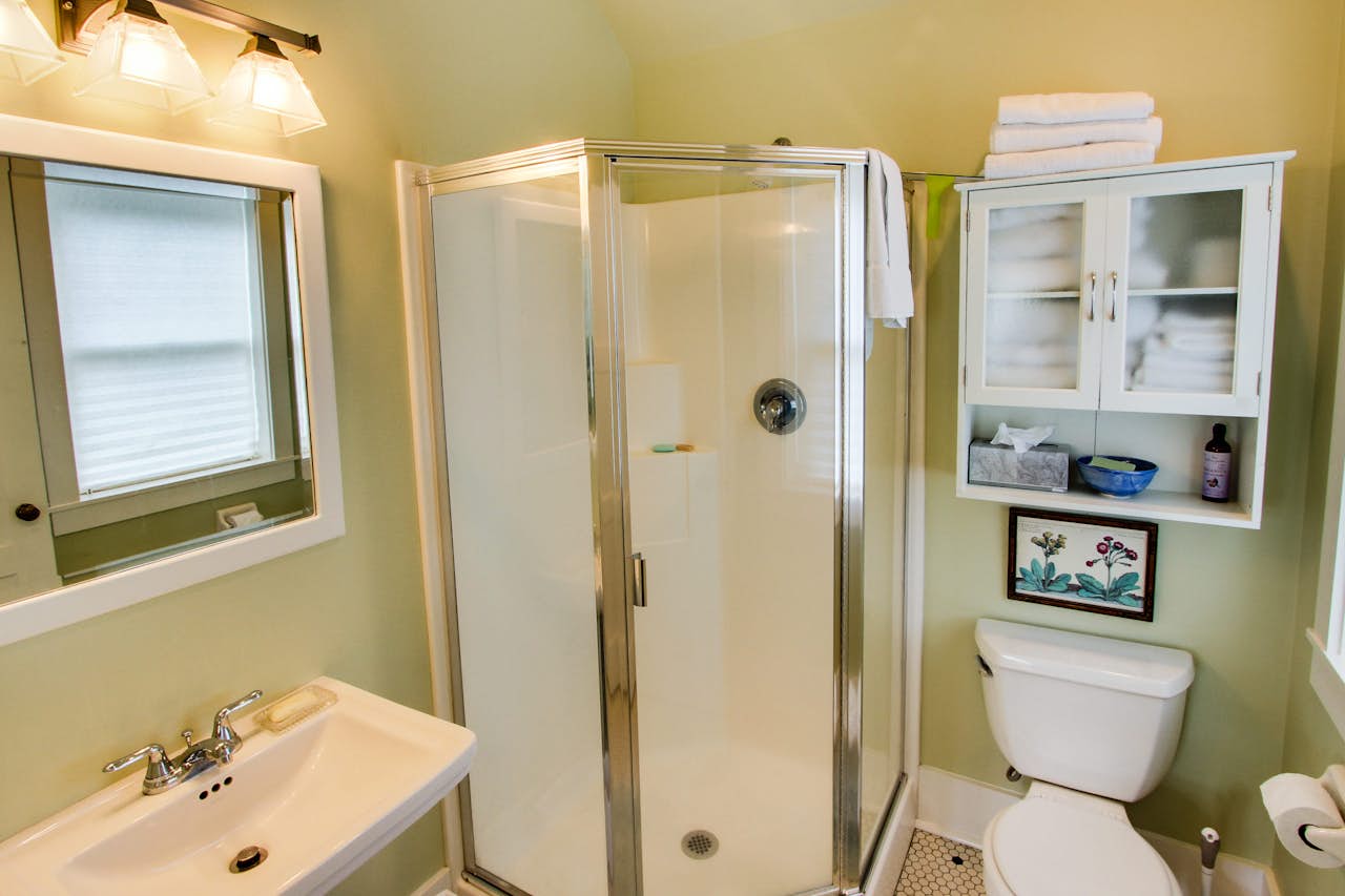 Discovery View Cabin 3 BD Vacation Rental in Eastsound, WA Vacasa