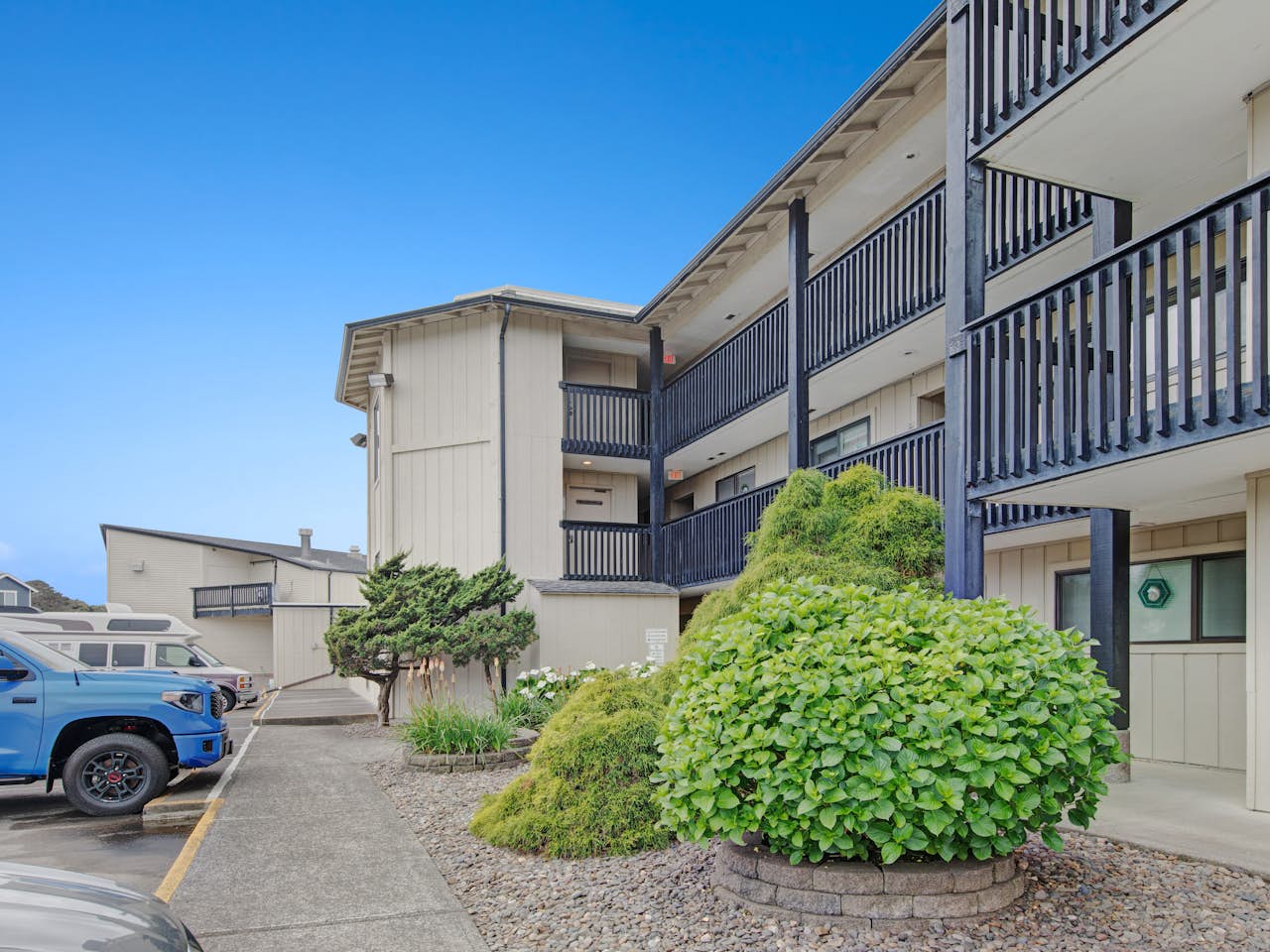 Sea Breeze Condo 1 BD Vacation Rental in Lincoln City, OR Vacasa