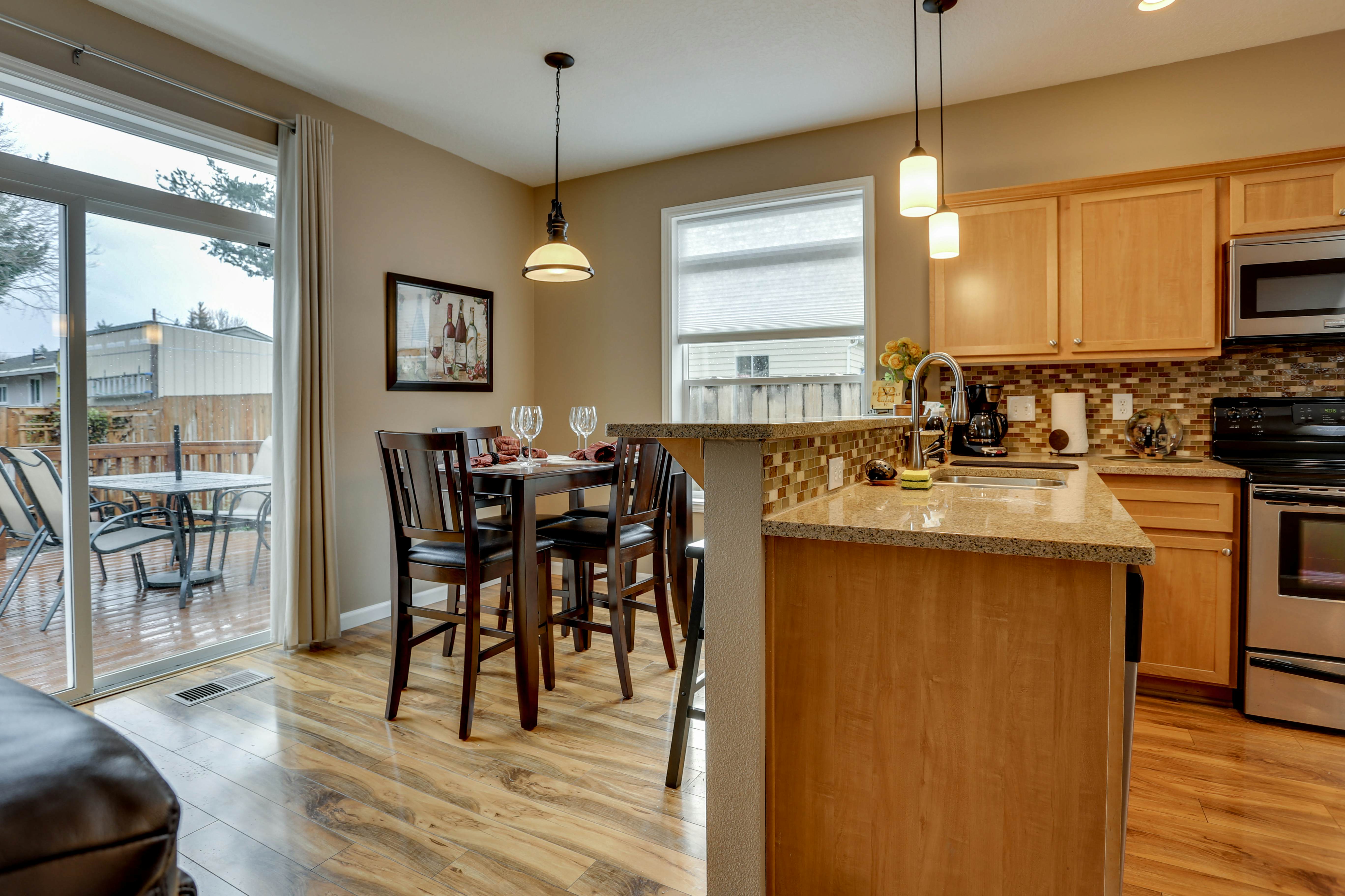 The Buxton 3 BD Troutdale, OR Vacation Rental Vacasa