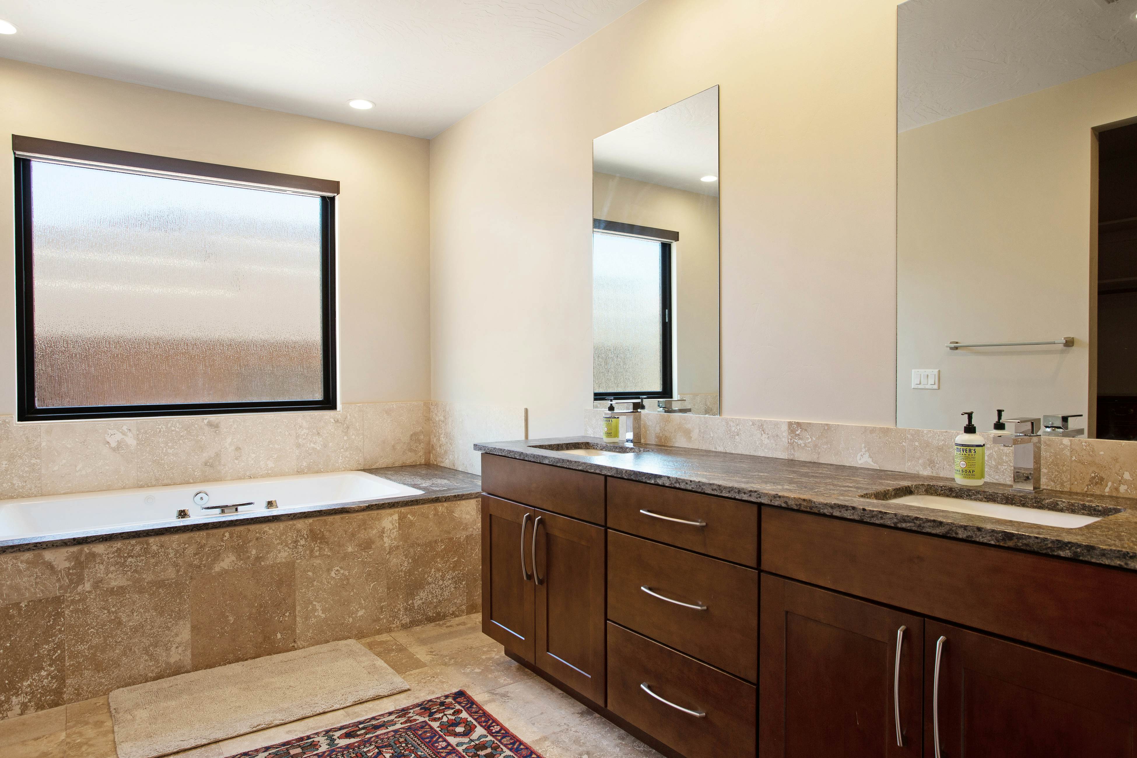 Red Rock Escape with Suite