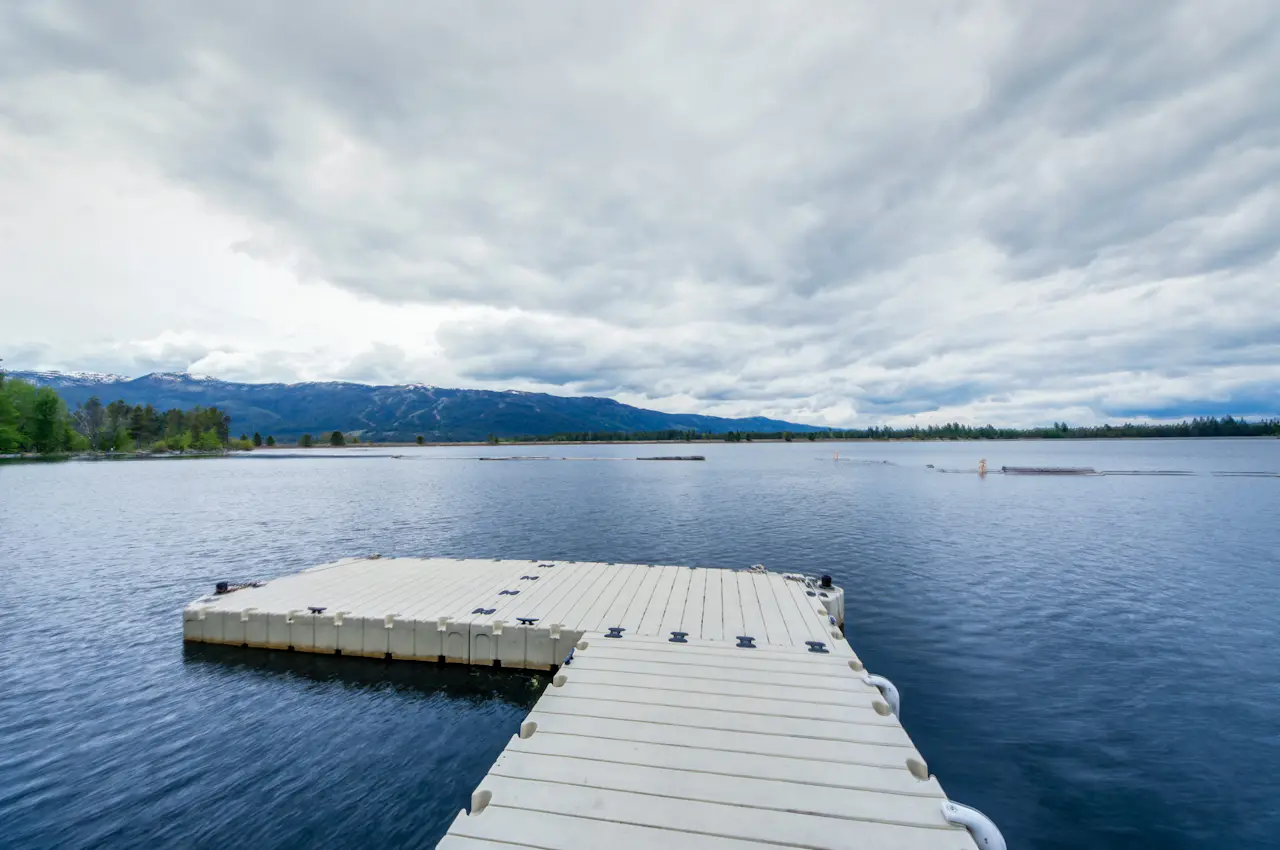 Paradise Cottage on the Lake 2 BD Vacation Rental in Donnelly, ID