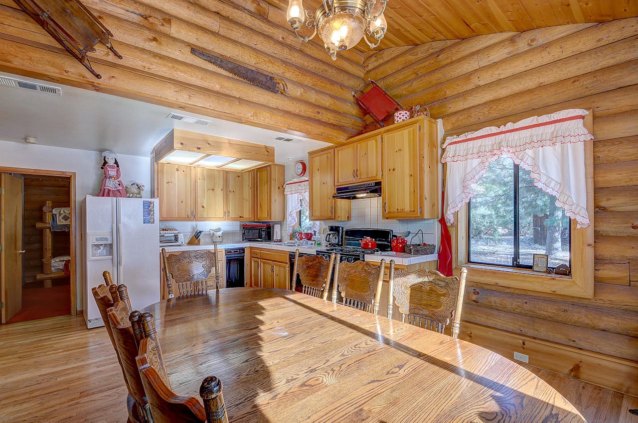 Phoenix House 3 BD Vacation Rental in Idyllwild, CA Vacasa
