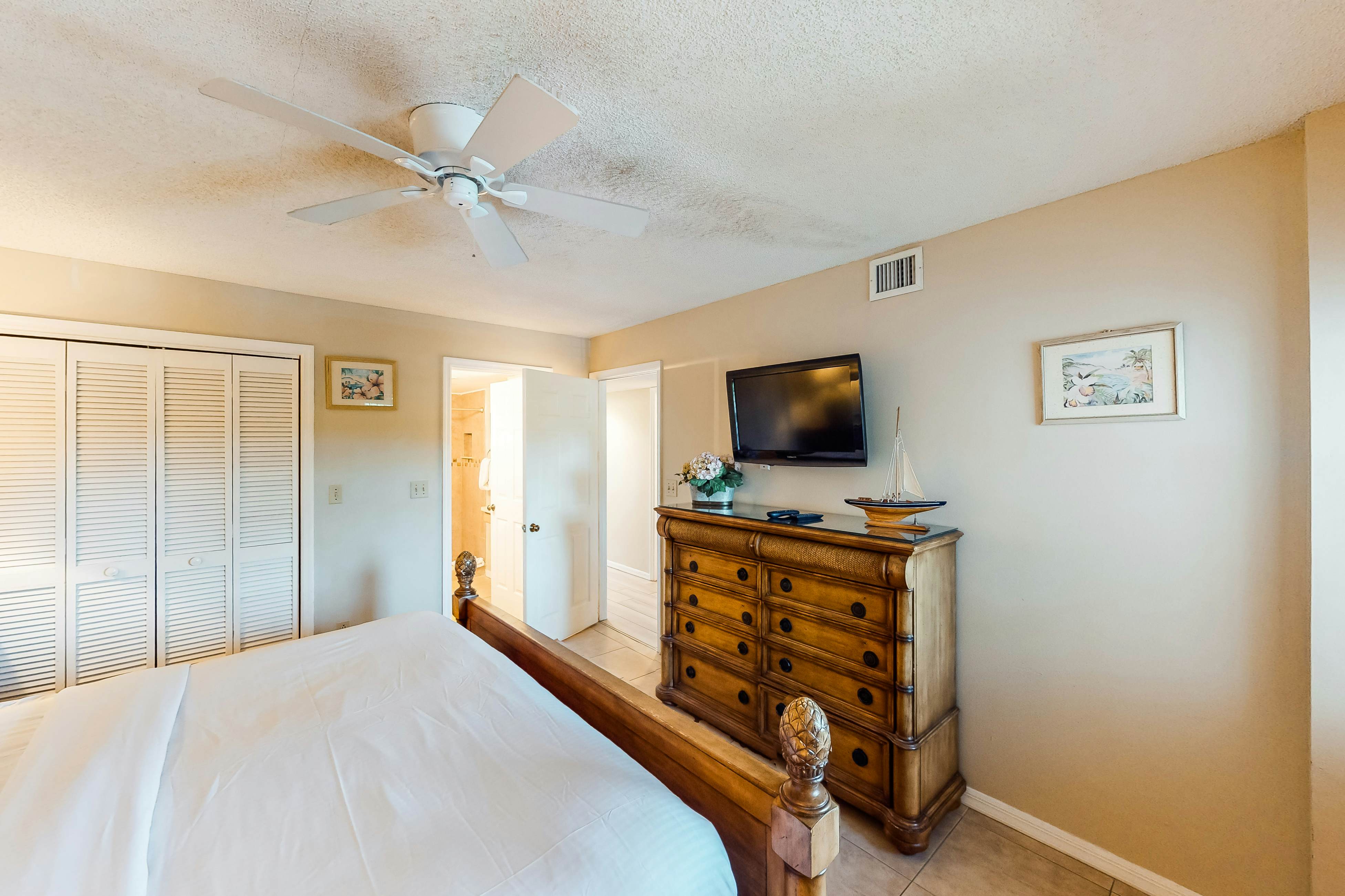 Ocean Point 2210 2 BD Tavernier, FL Vacation Rental Vacasa