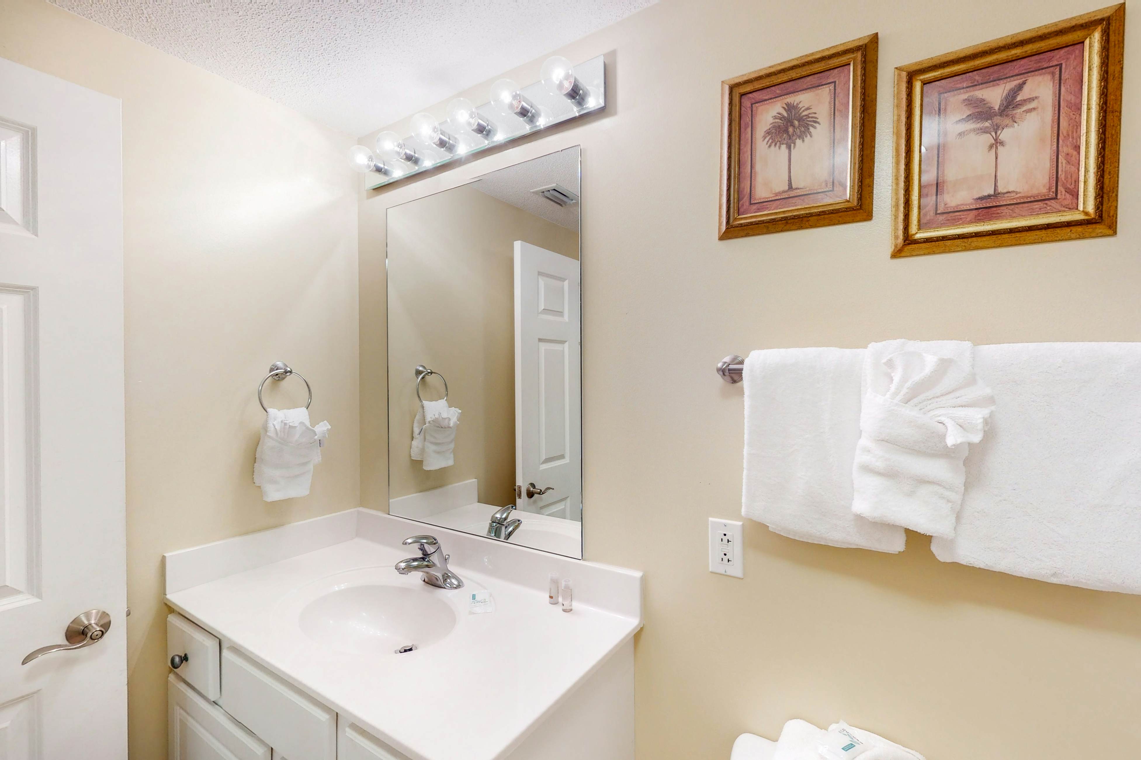 Seychelles Beach Resort 1808