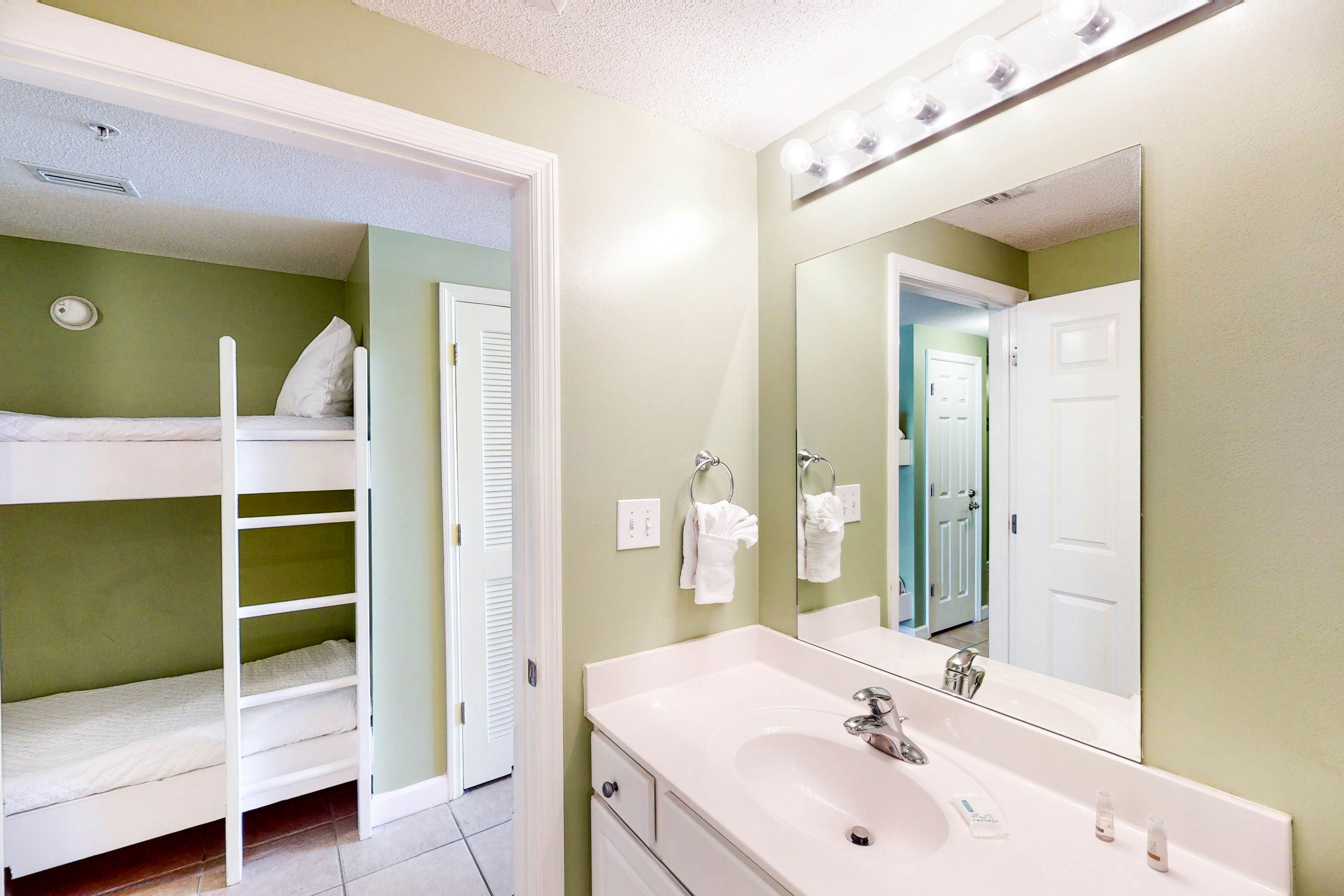 Seychelles Beach Resort 1808