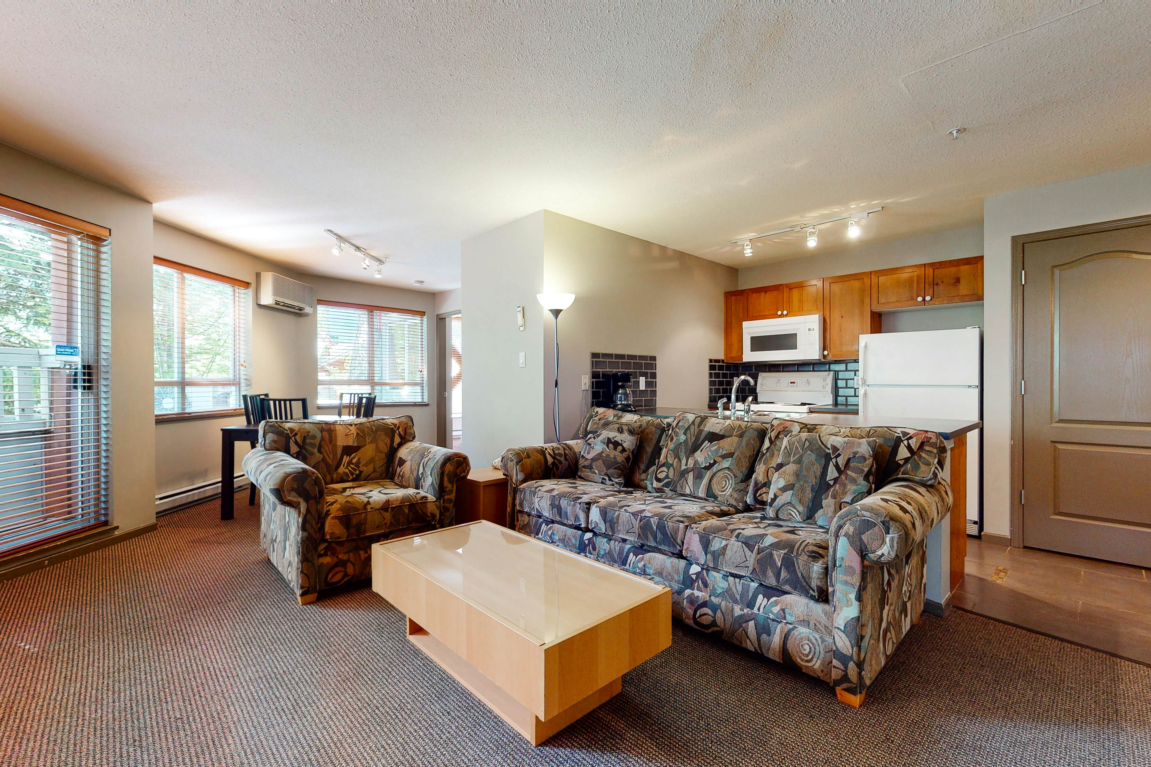 Town Plaza, Unit 256