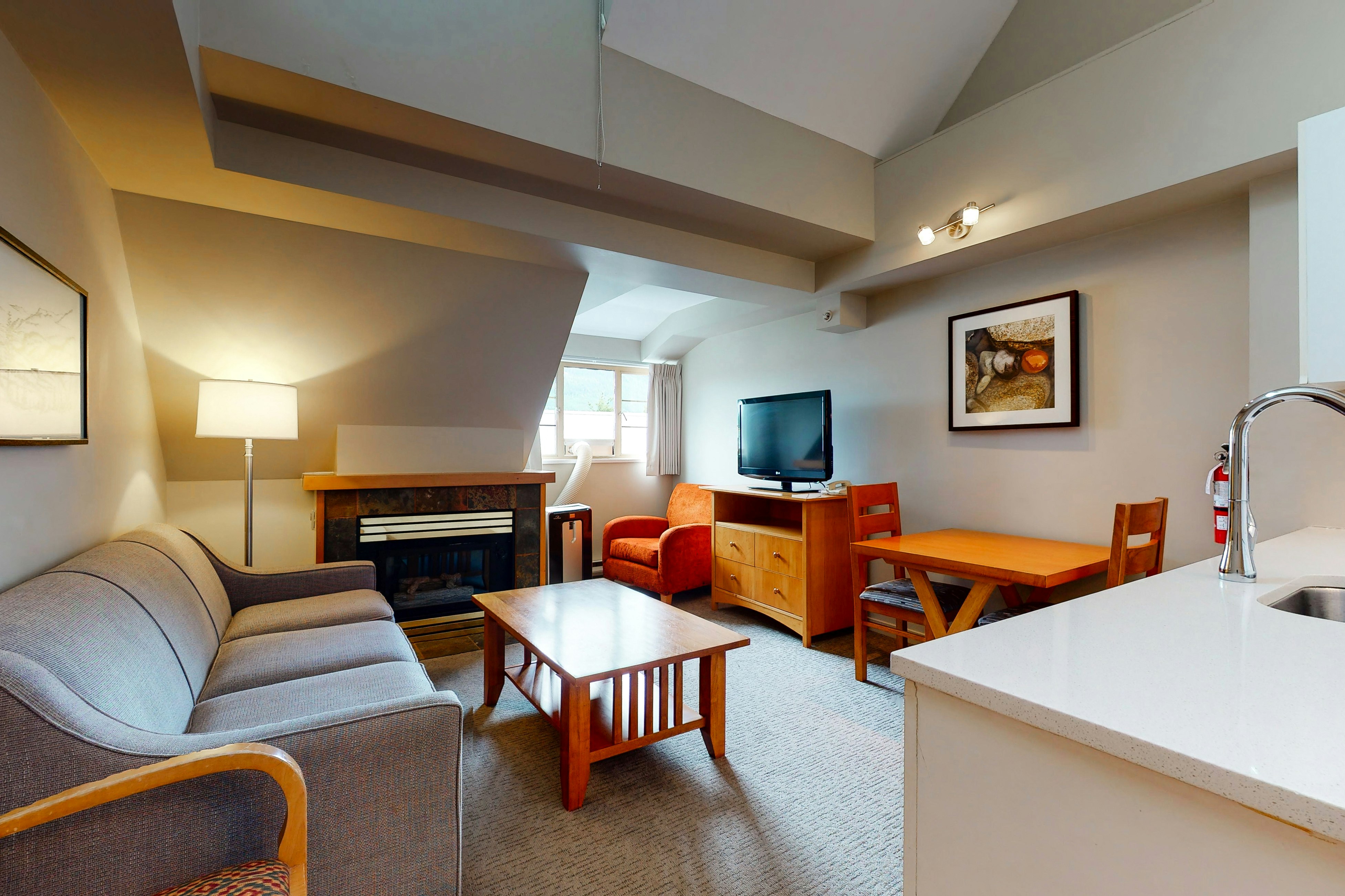 Whistler Peak Lodge 613