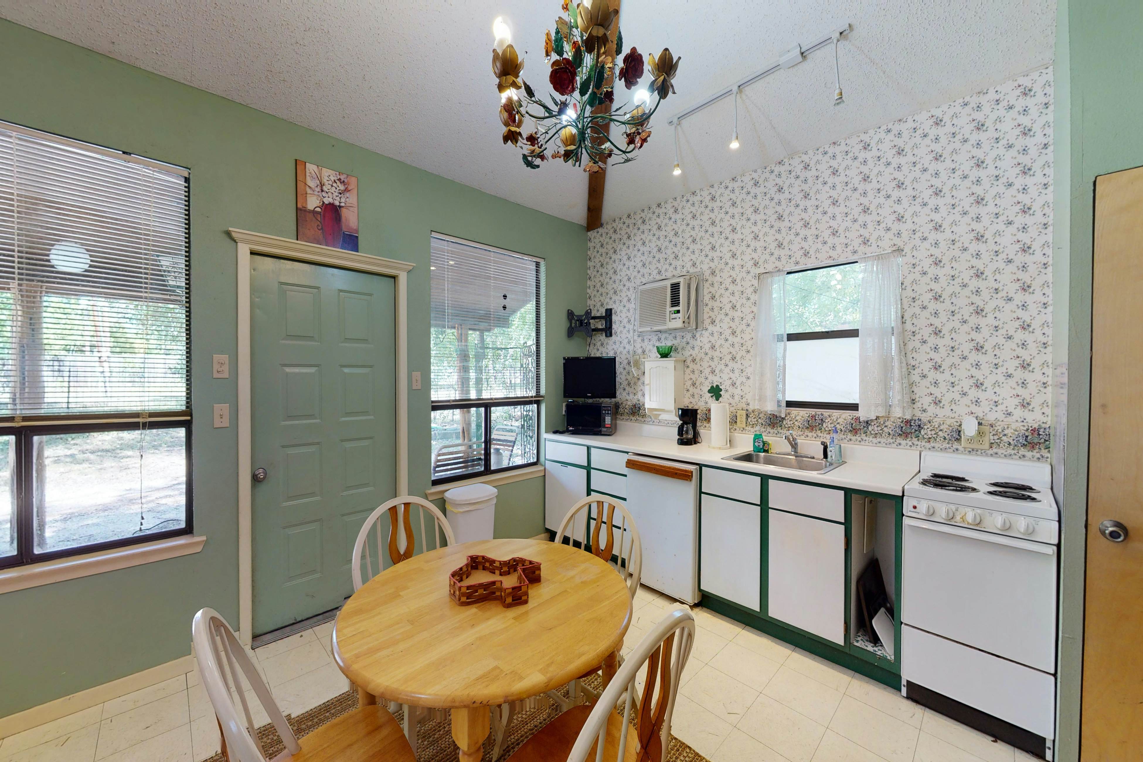 Shamrock Cottage 0 BD Ingram, TX Vacation Rental Vacasa