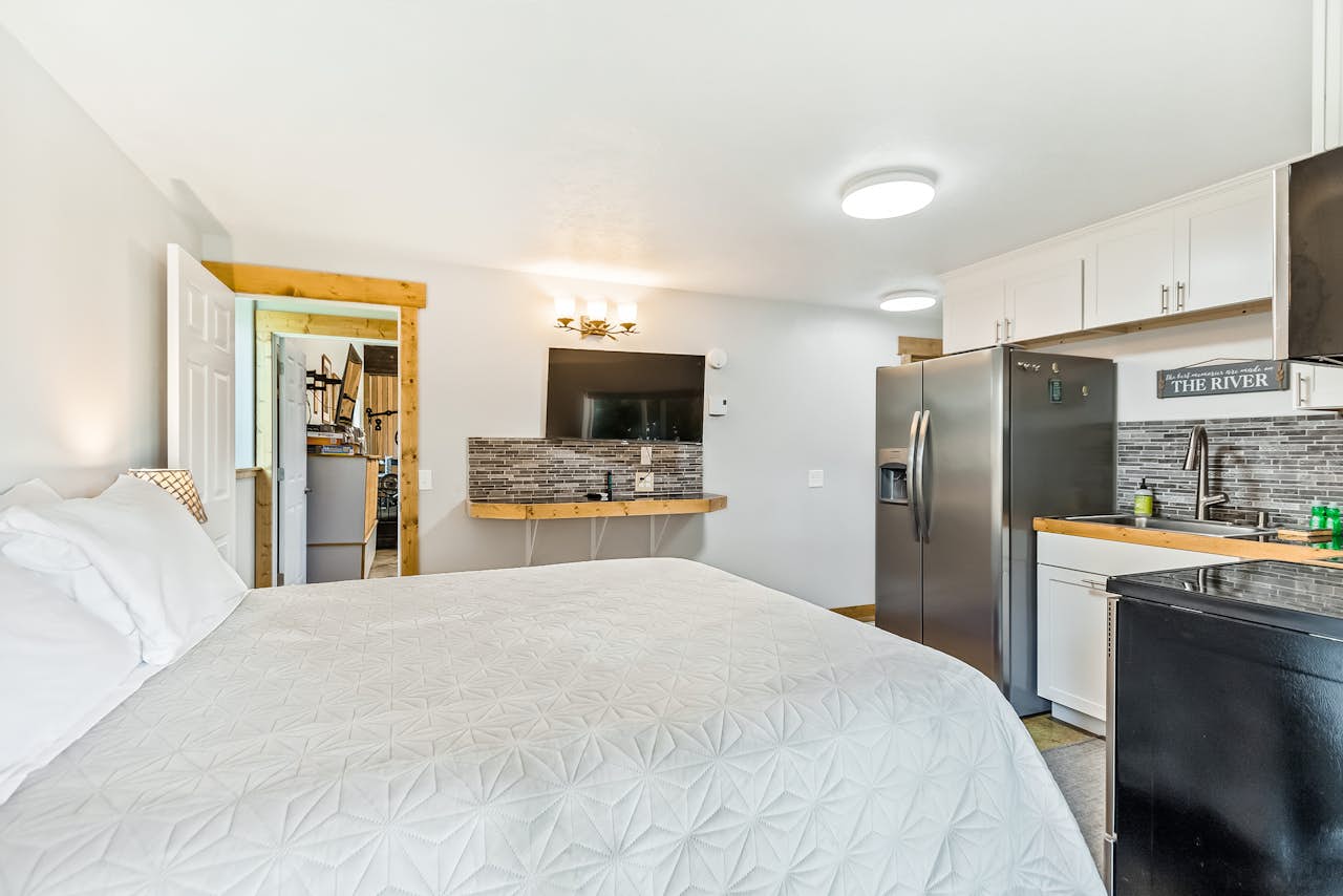 Riley Creek 5 BD Vacation Rental in Laclede, ID Vacasa