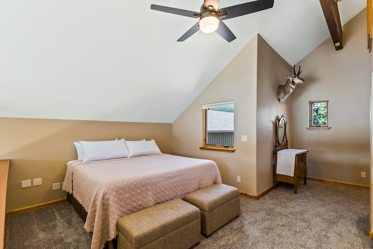 Riley Creek 5 BD Vacation Rental in Laclede, ID Vacasa