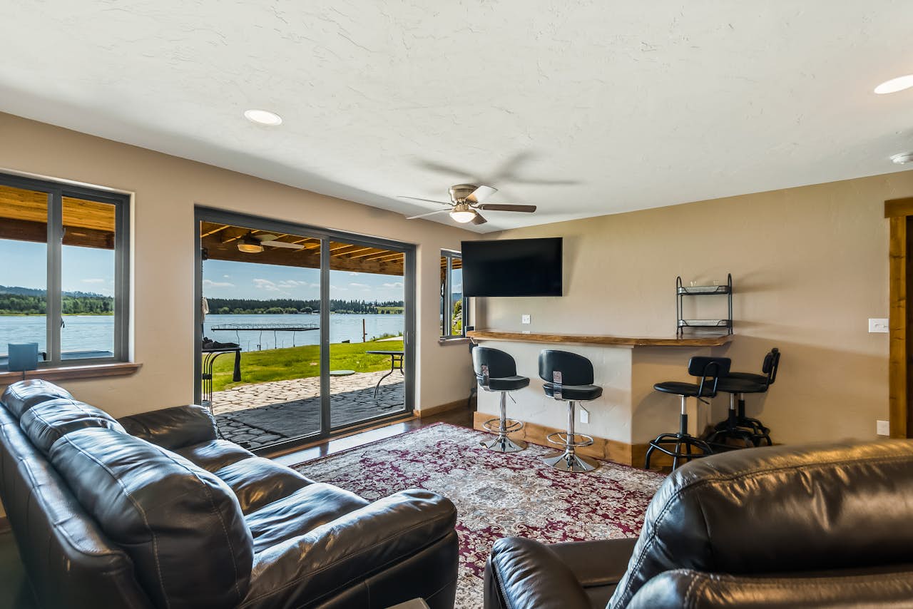 Riley Creek 5 BD Vacation Rental in Laclede, ID Vacasa