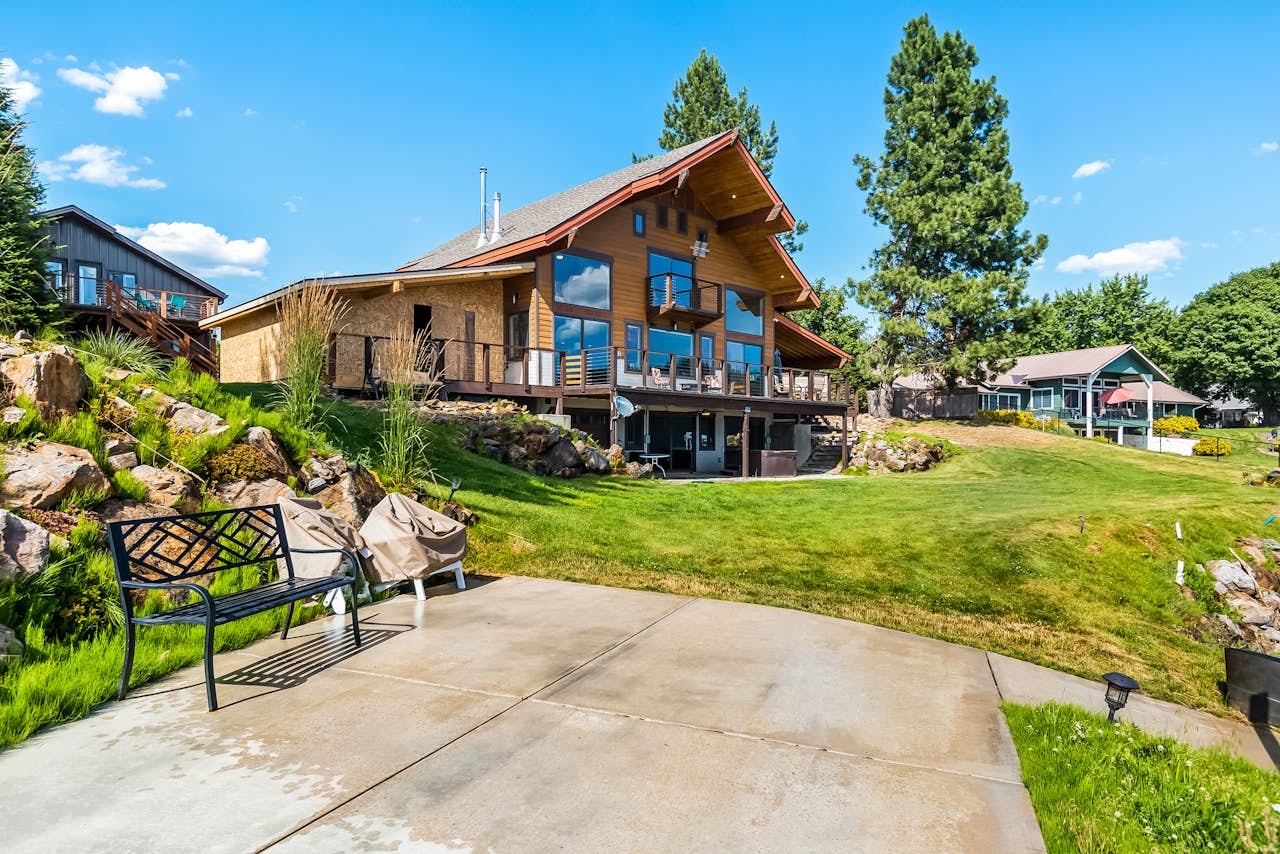 Riley Creek 5 BD Vacation Rental in Laclede, ID Vacasa