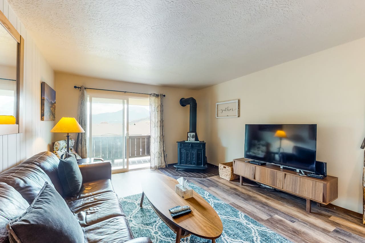 Straight Creek Retreat 2 BD Dillon, CO Vacation Rental Vacasa