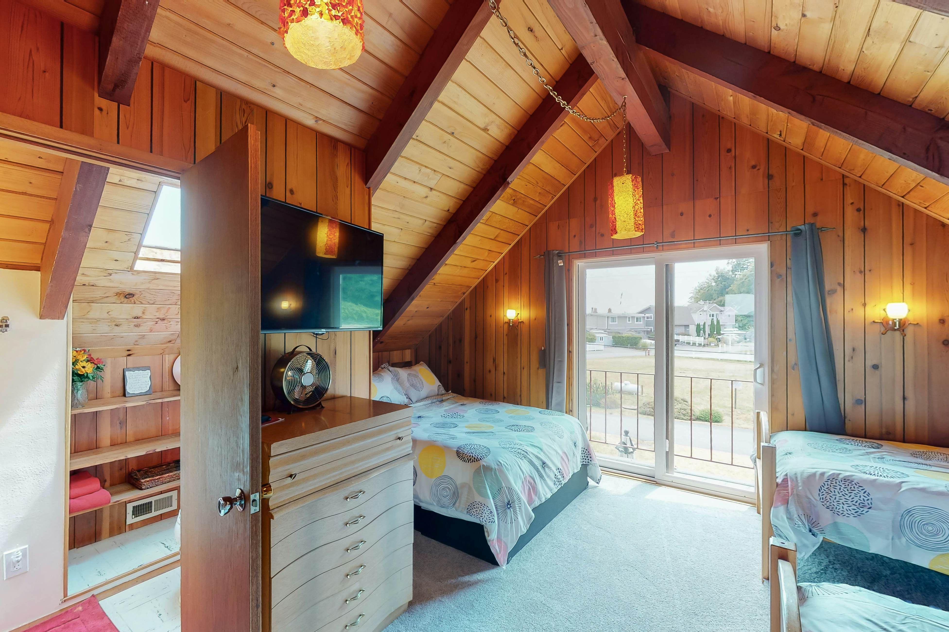 Whidbey Waterfront Happy Place 4 BD Langley, WA Vacation Rental Vacasa