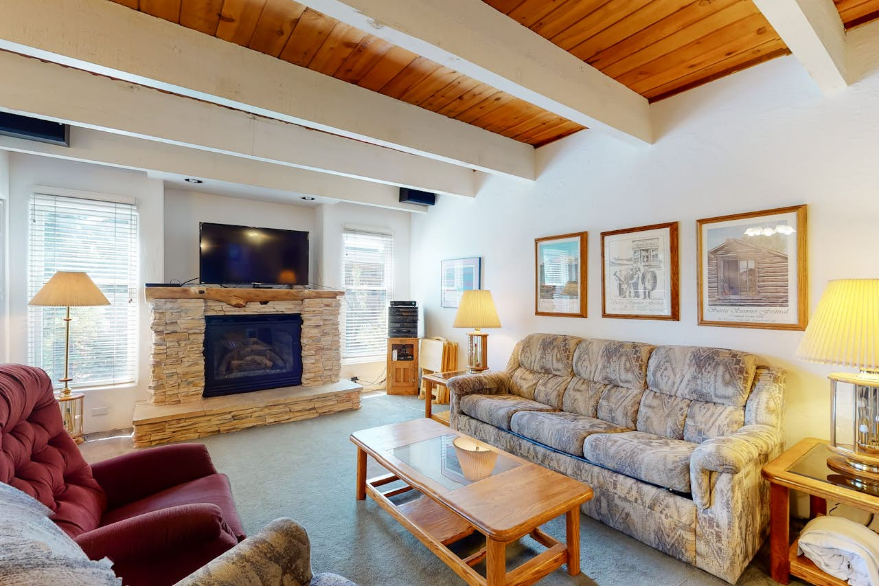 Val D'Isere 30 | 3 BD Mammoth Lakes, CA Vacation Rental | Vacasa