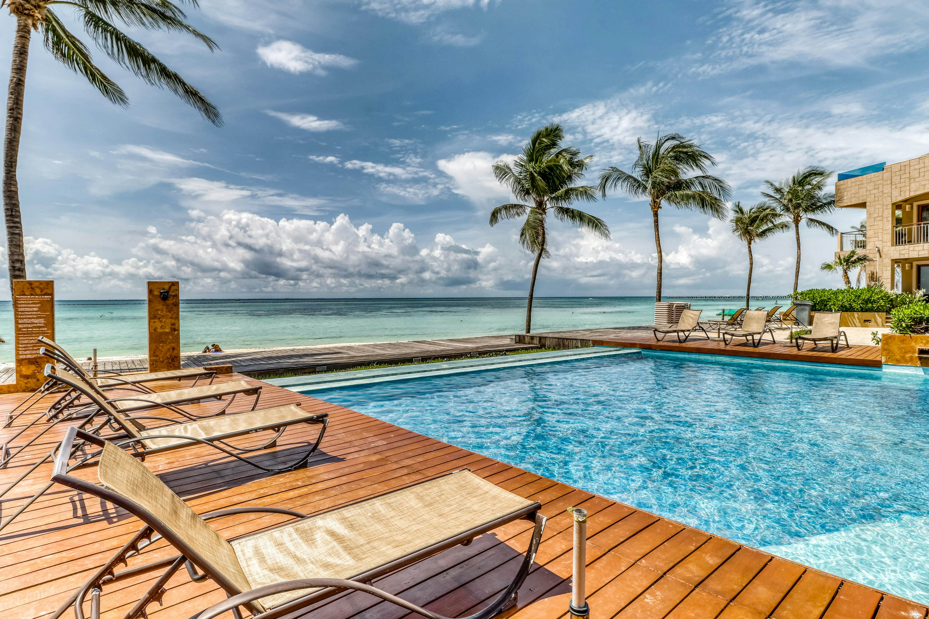 Residences El Faro, Surf 207