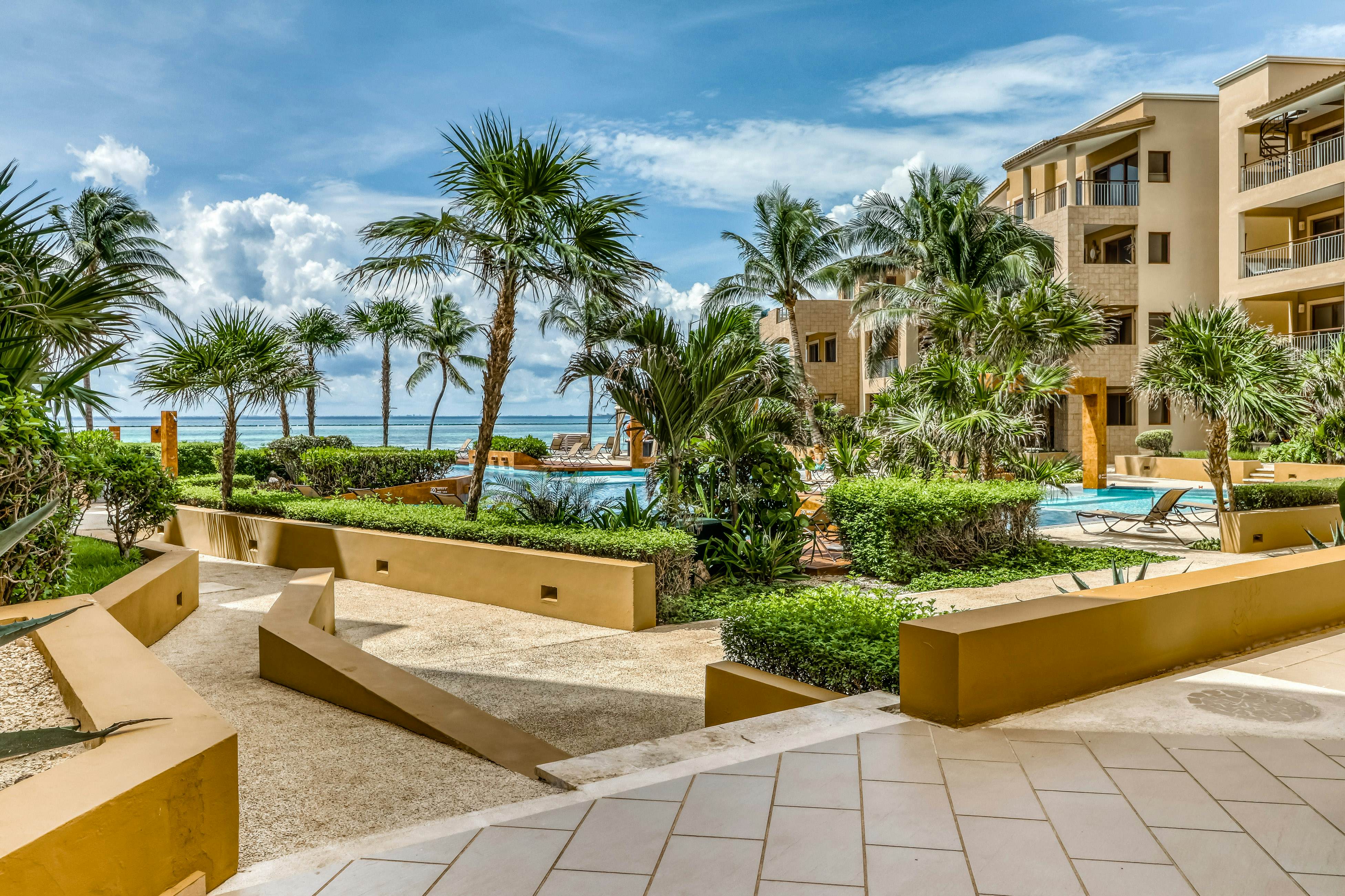 Residences El Faro, Surf 207