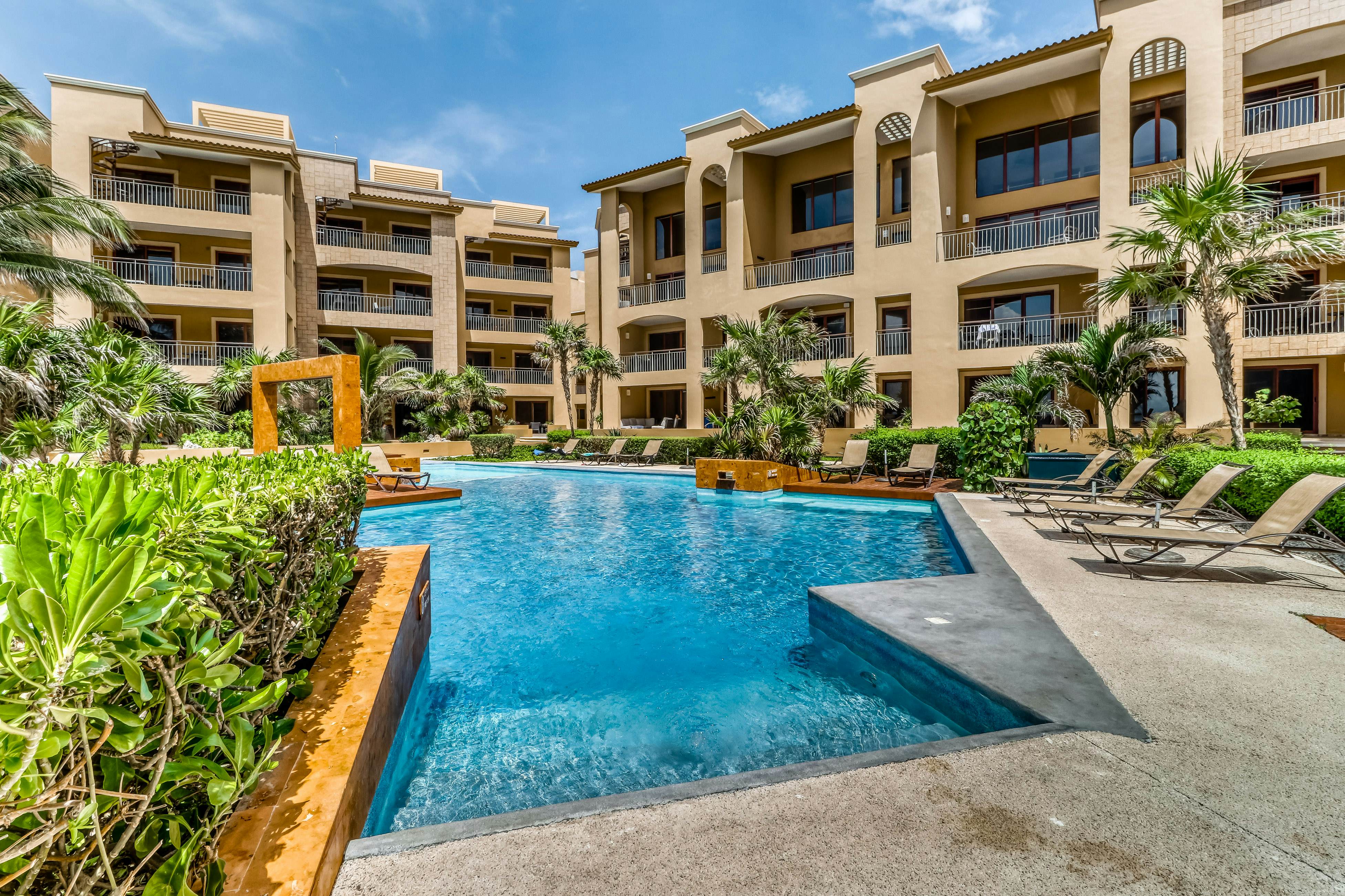 Residences El Faro, Surf 207