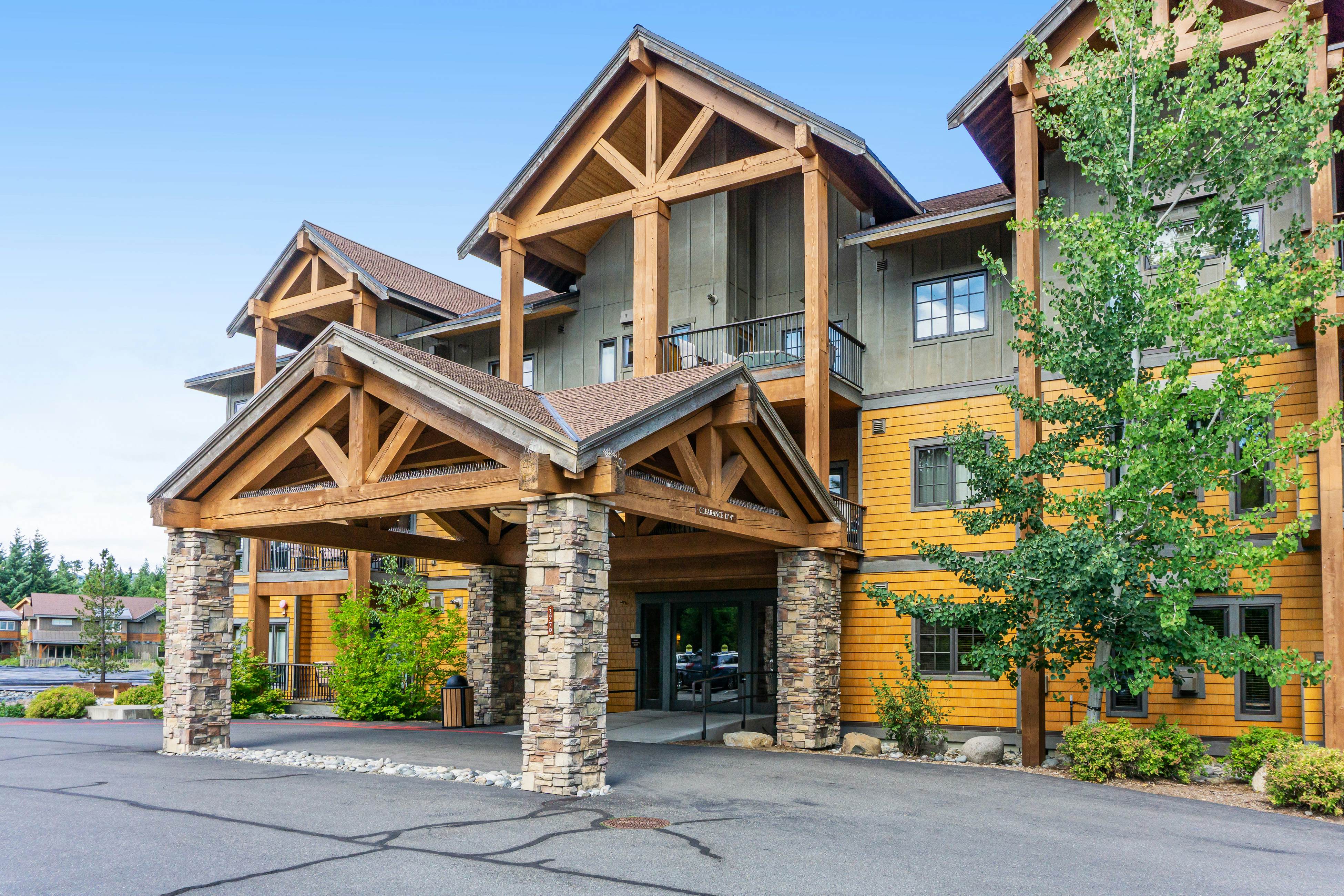 Trailhead Lodge #302