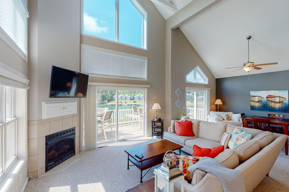 Lake Casa 4 BD Norris, TN Vacation Rental Vacasa