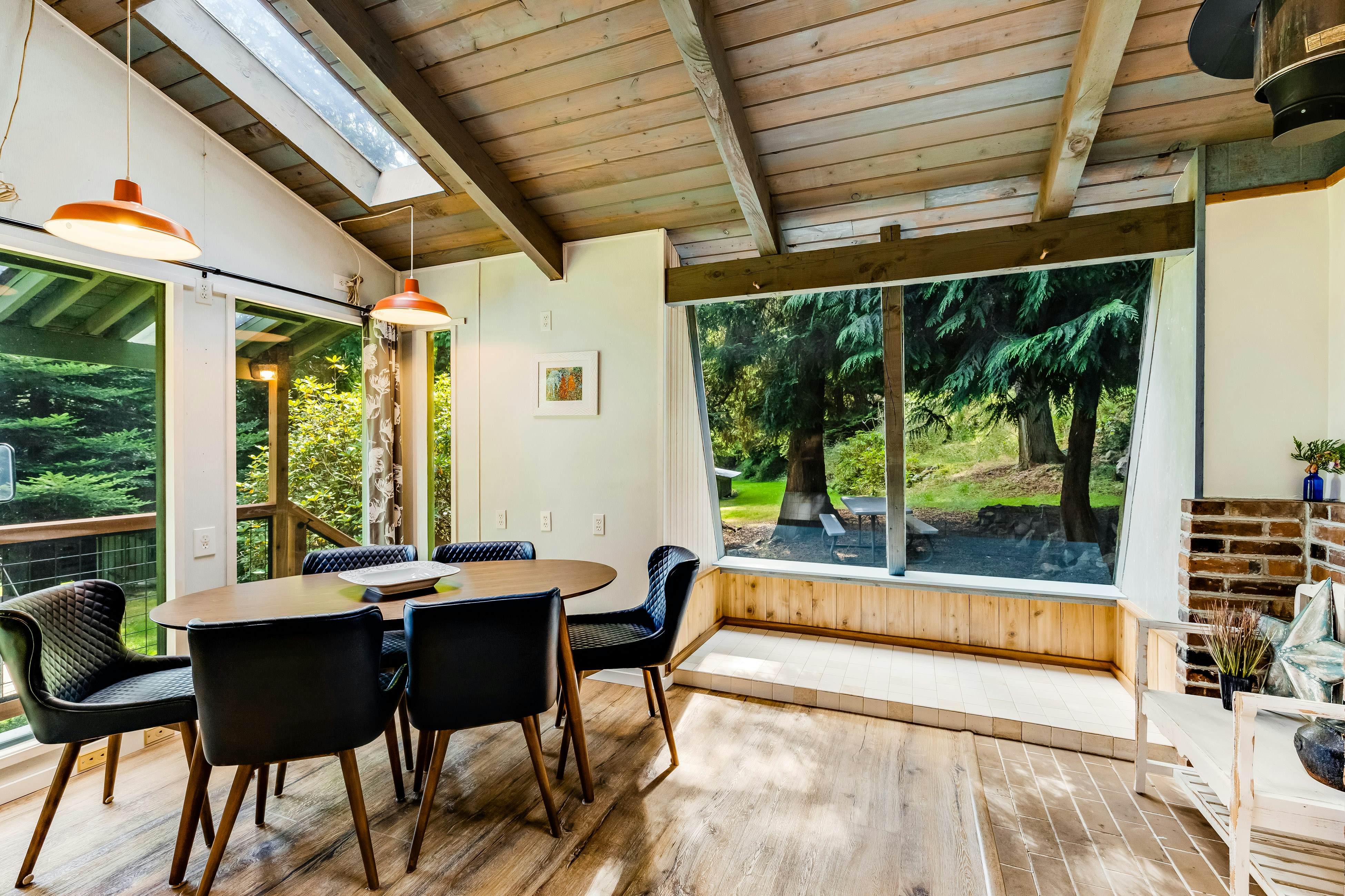 Tall Cedars Cabin By The Water