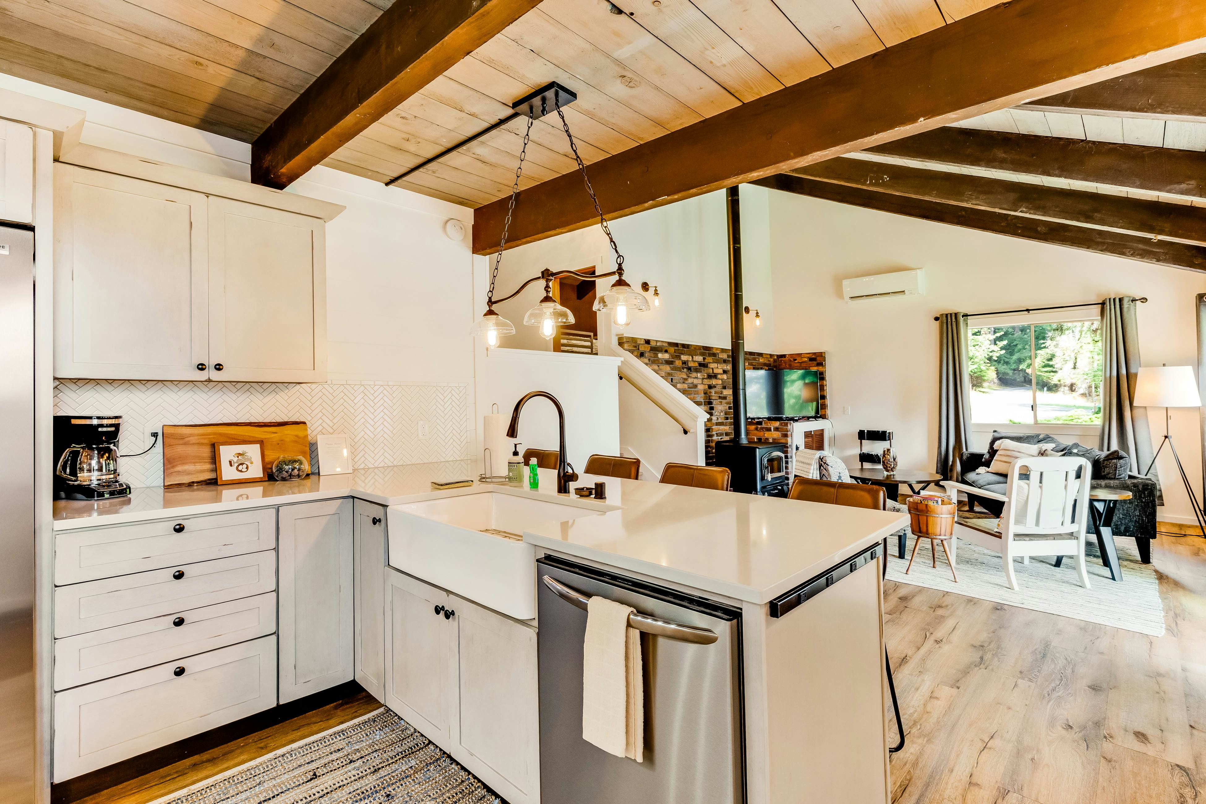 Tall Cedars Cabin By The Water