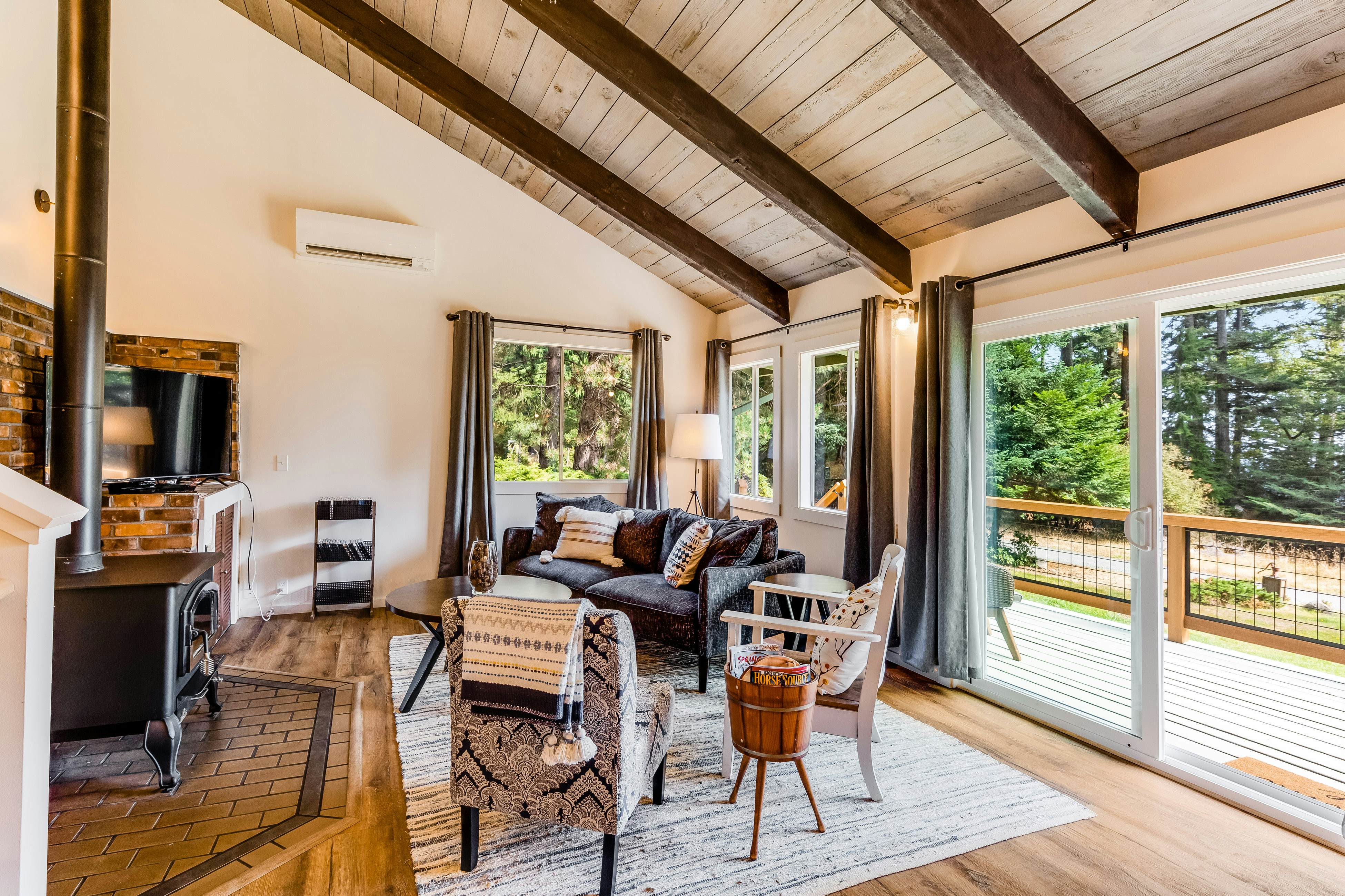 Tall Cedars Cabin By The Water