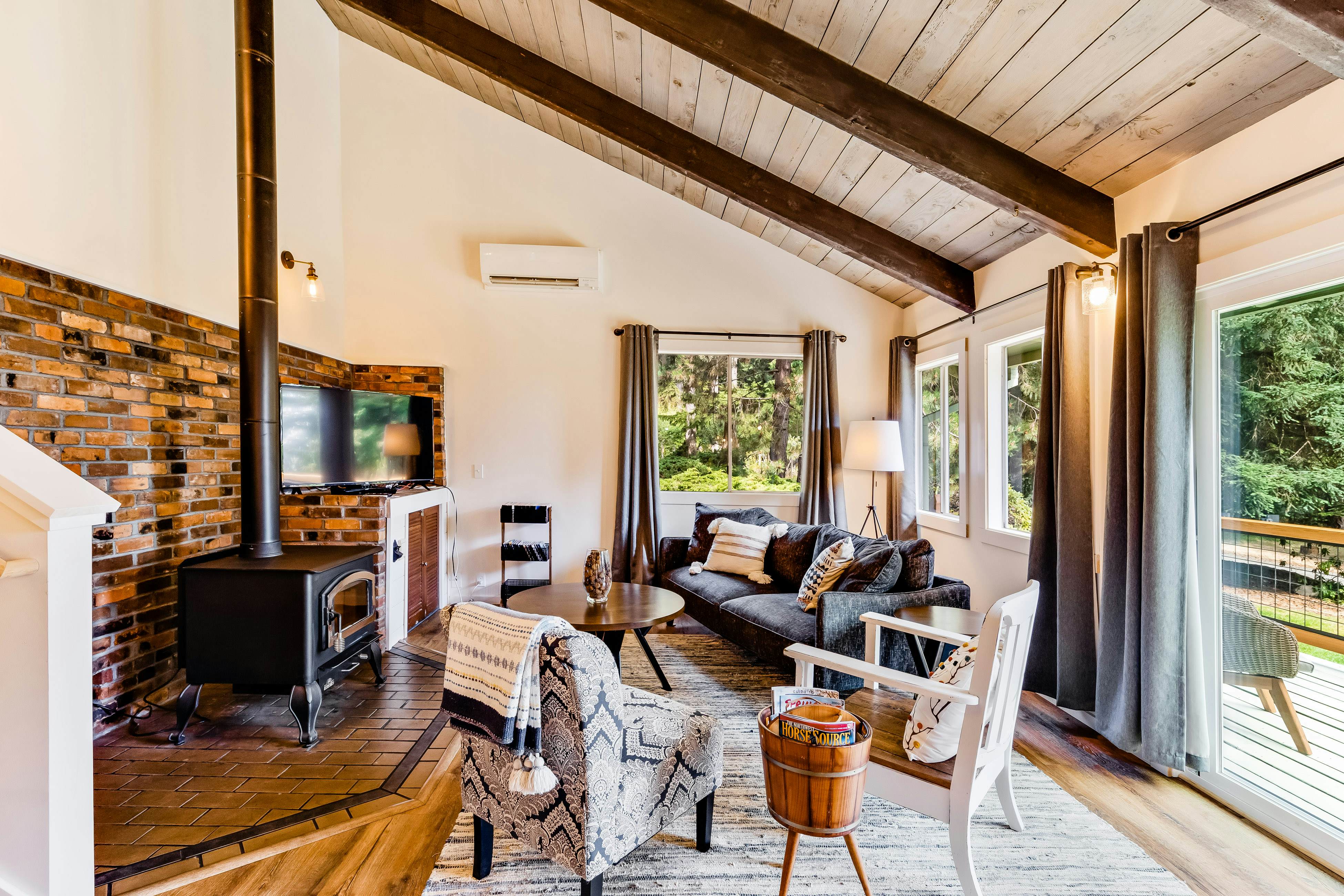 Tall Cedars Cabin By The Water