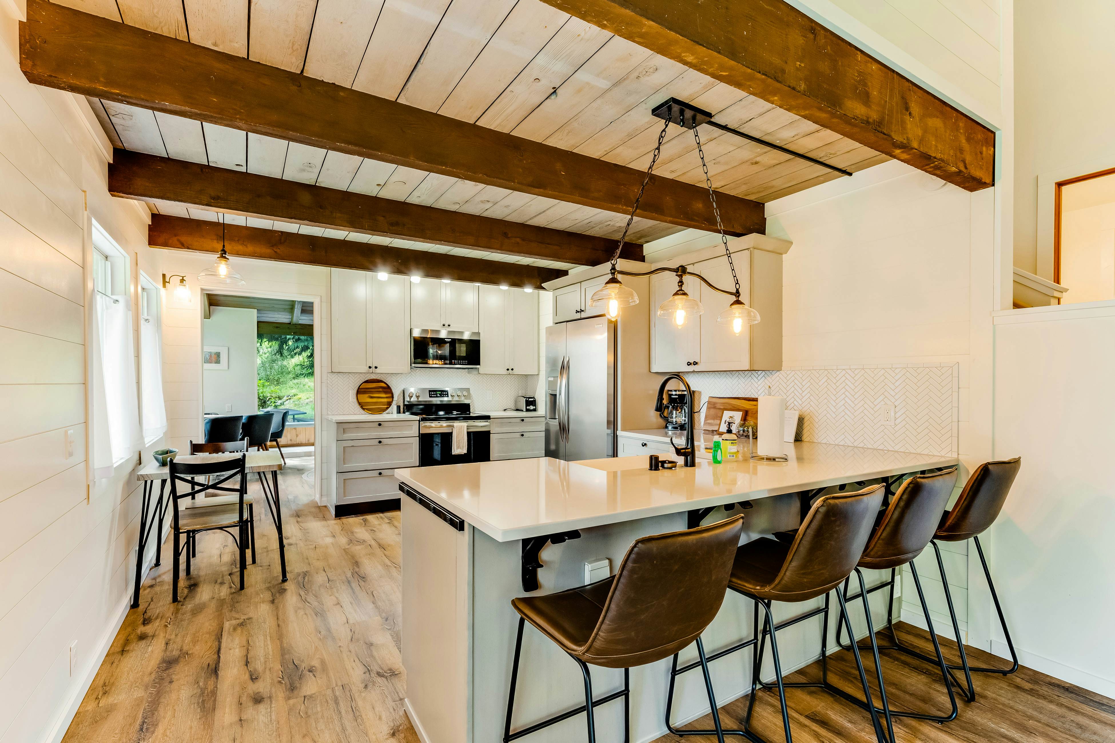 Tall Cedars Cabin By The Water